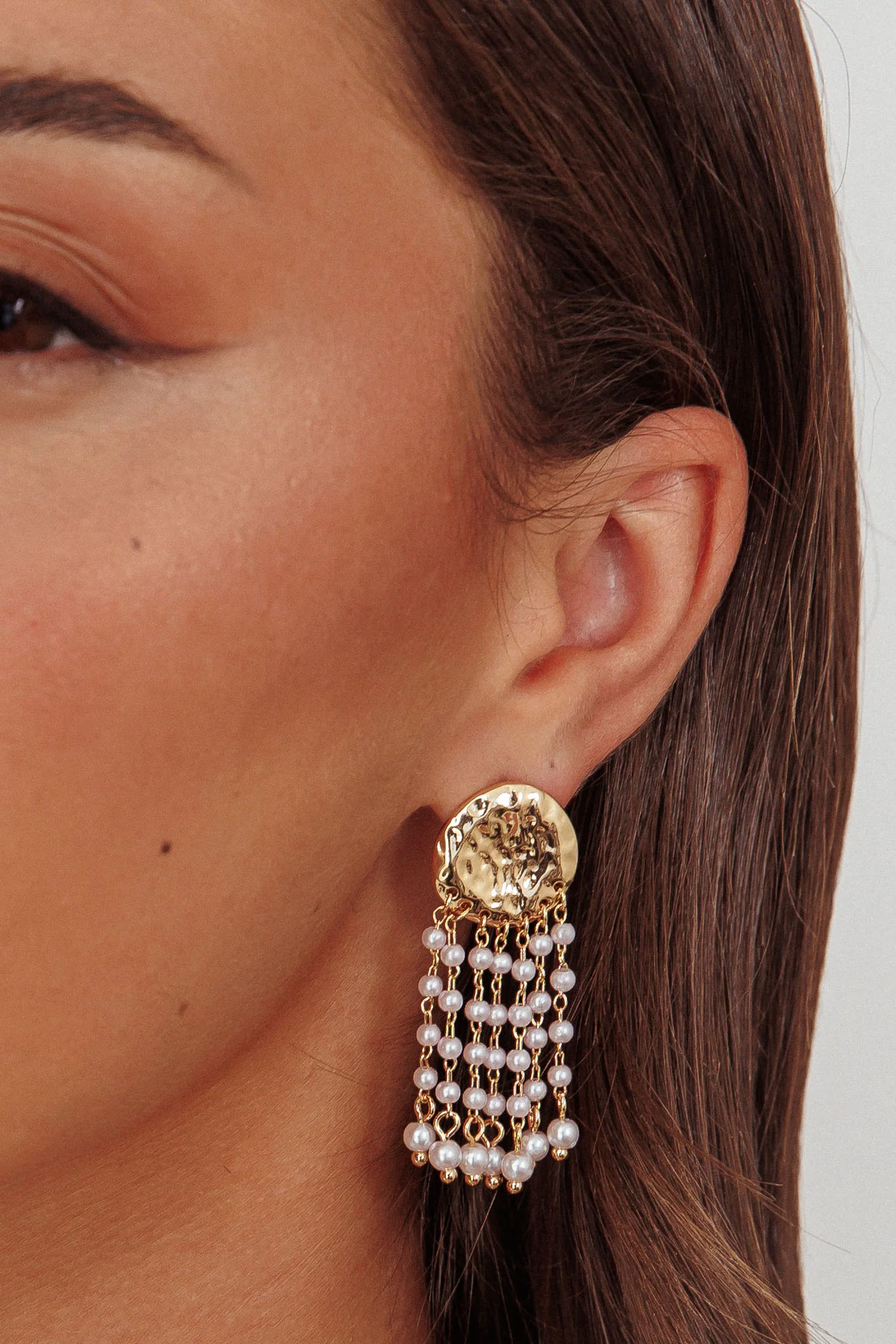 Alina Hammered Circle Tassel Earrings Gold Pearl - Image 2