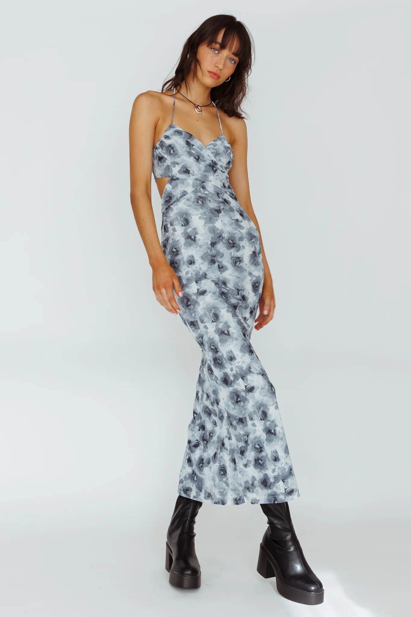 Alivia Tied Back Maxi Dress Floral Black - Image 3