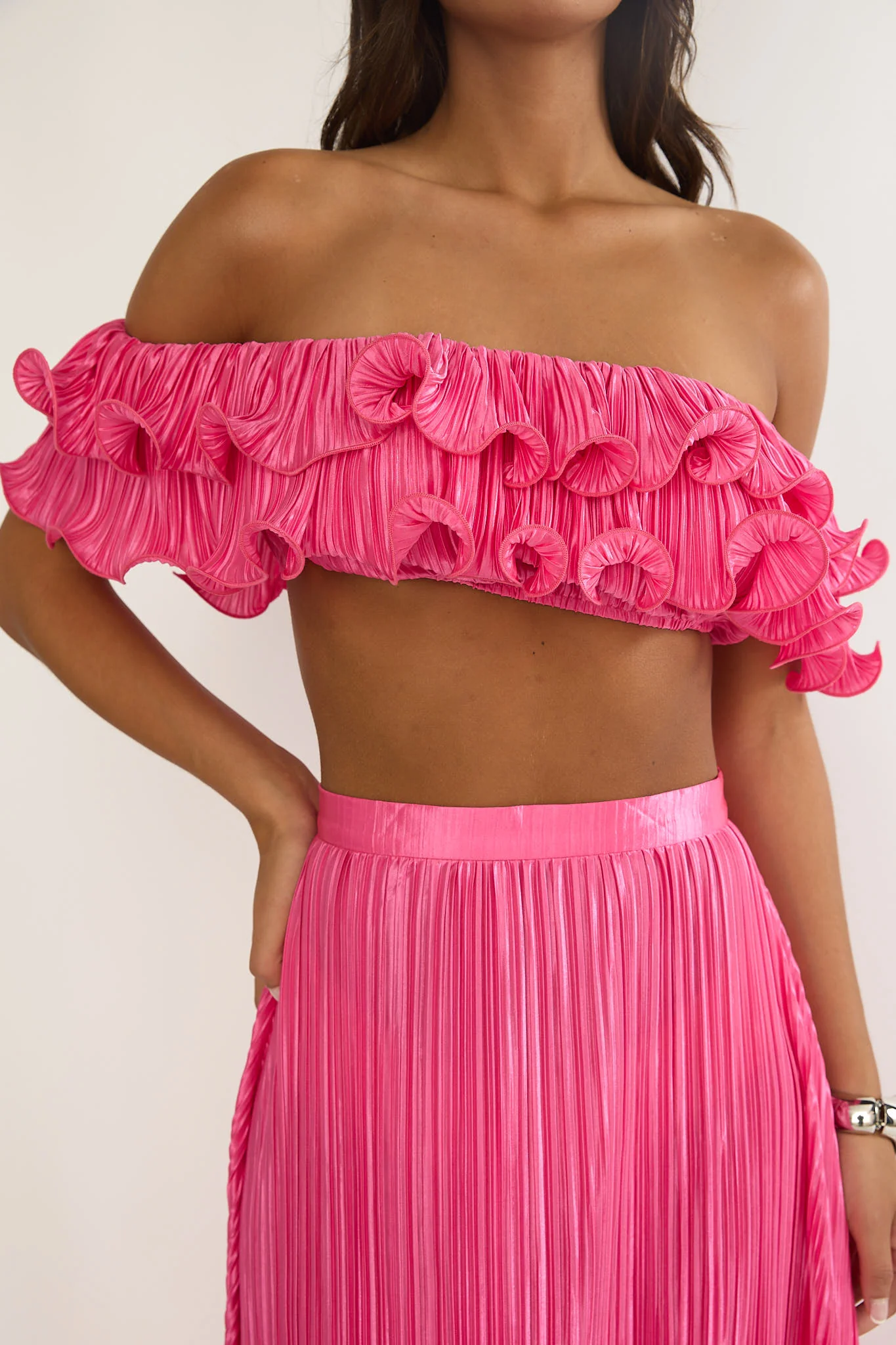 Amaria Off-Shoulder Lettuce Edge Crop Top Hot Pink - Image 4