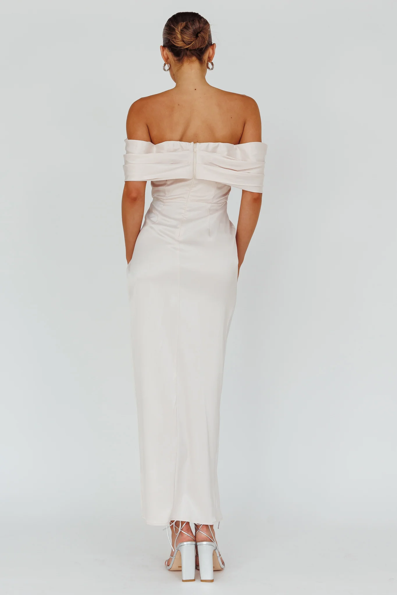 Amaryllis Off-Shoulder Twist Maxi Dress Pearl - Image 2