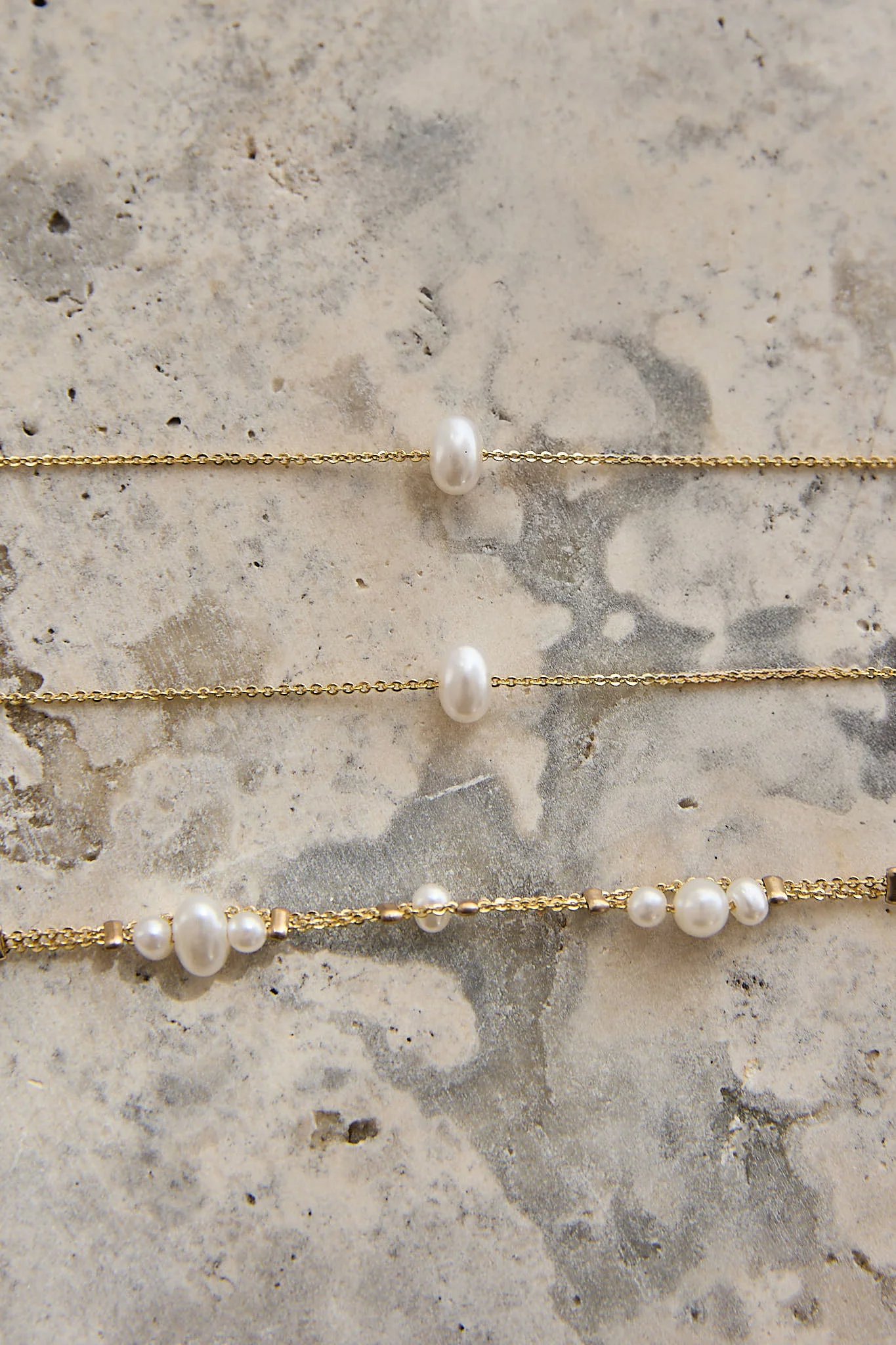 Amris Triple Strand Necklace Gold/Pearl - Image 3