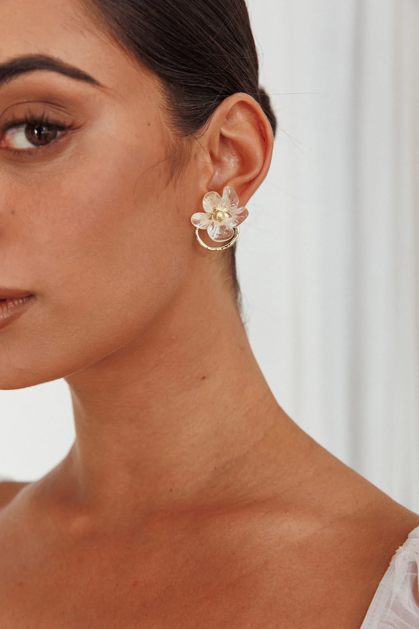 Andrea Clear Flower Earrings Gold - Image 5