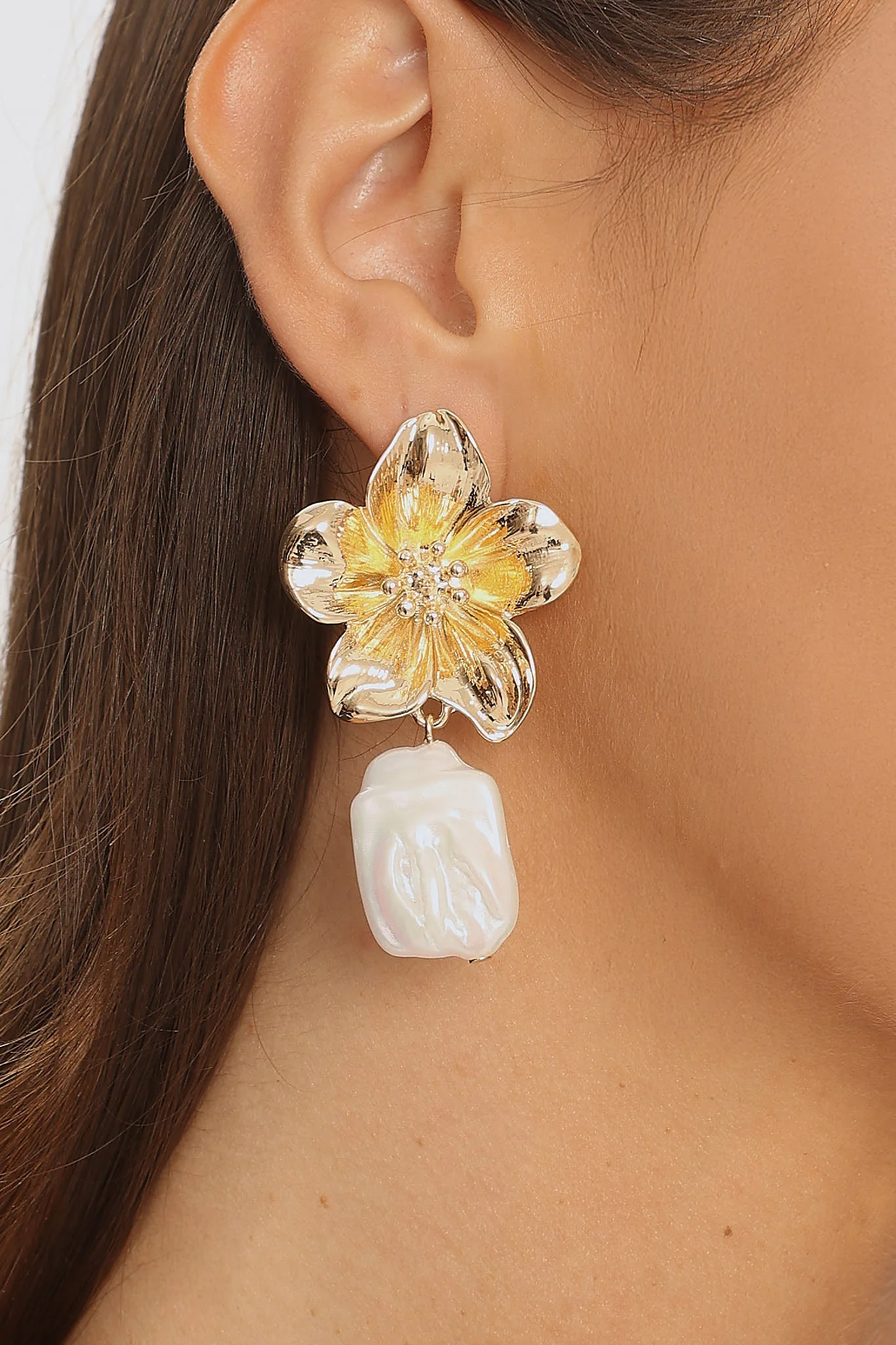 Araminta Floral Pearl Drop Earrings Gold - Image 2