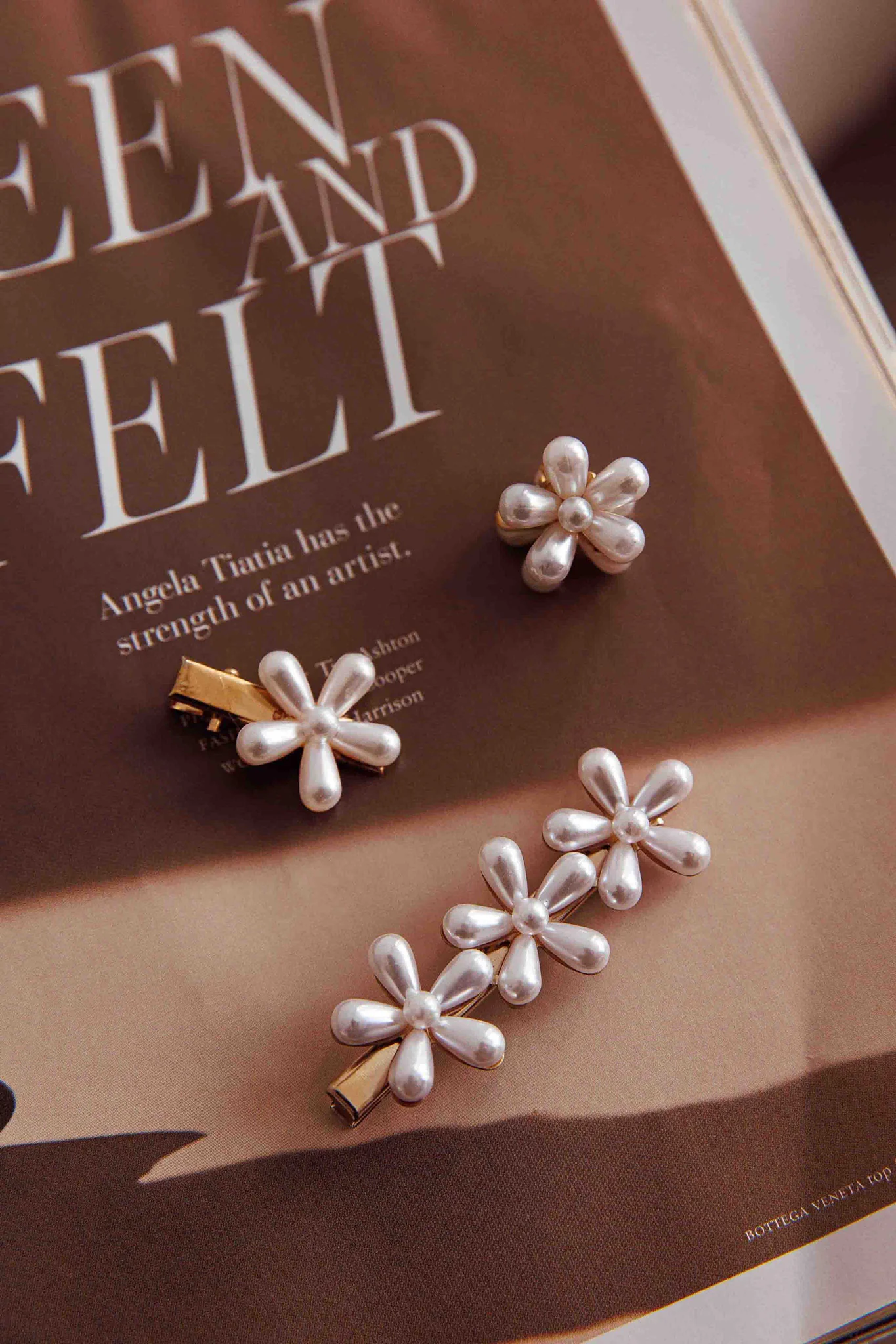 Aurelia Pearl Flower Hairclip Set - Image 3
