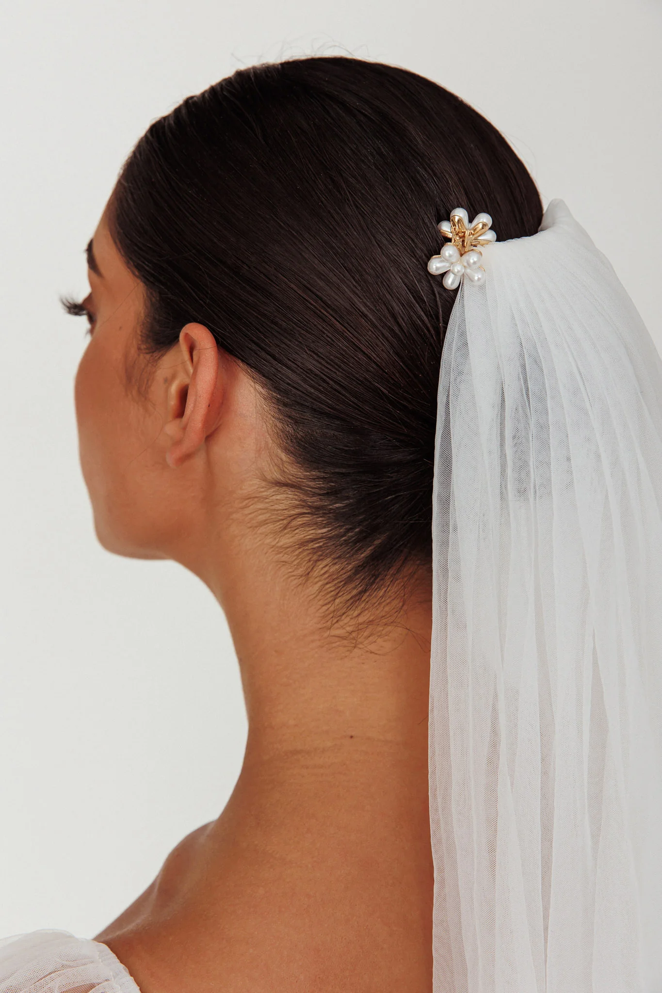 Aurelia Pearl Flower Hairclip Set - Image 5