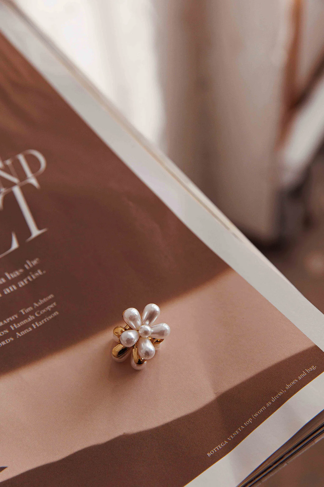 Aurelia Pearl Flower Hairclip Set - Image 6