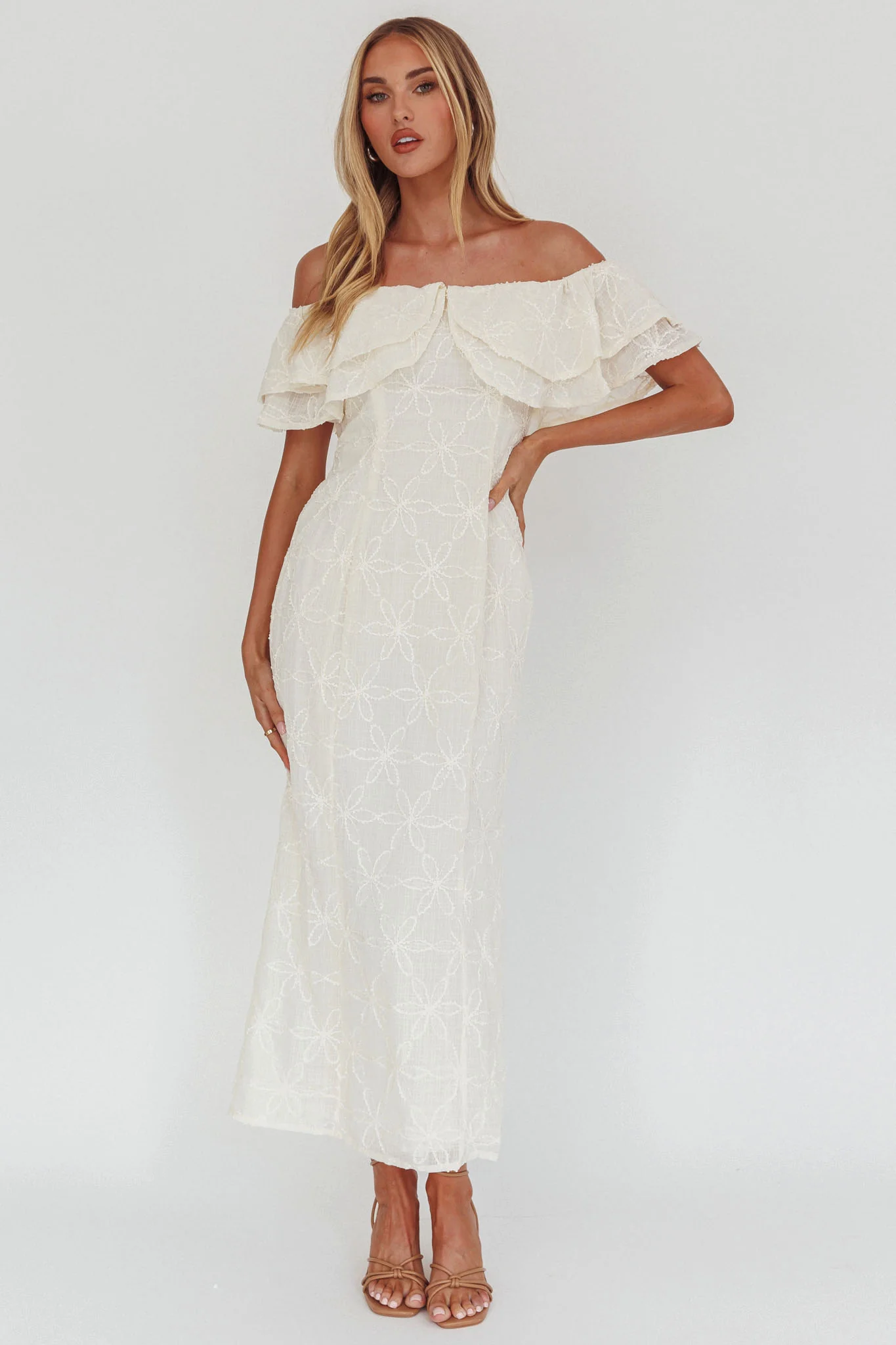 Beauty Within On-Off-Shoulder Maxi Dress Cream - Image 4