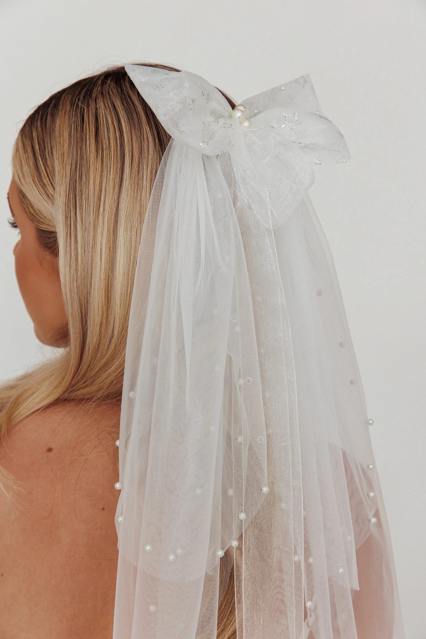 Bella Pearl & Glitter Star Veil White - Image 4