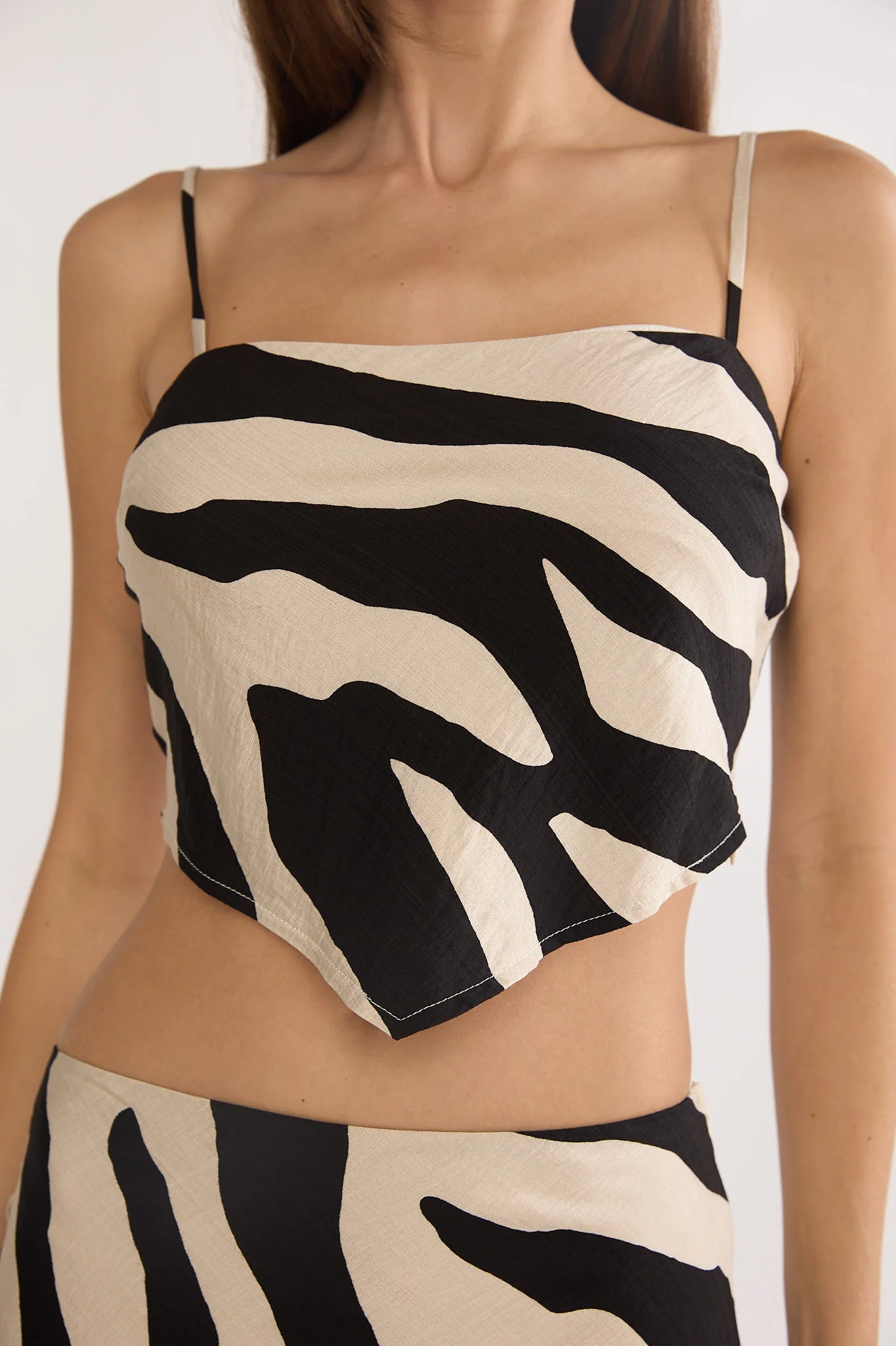 Blythe V-Hem Cami Top Zebra Black - Image 4