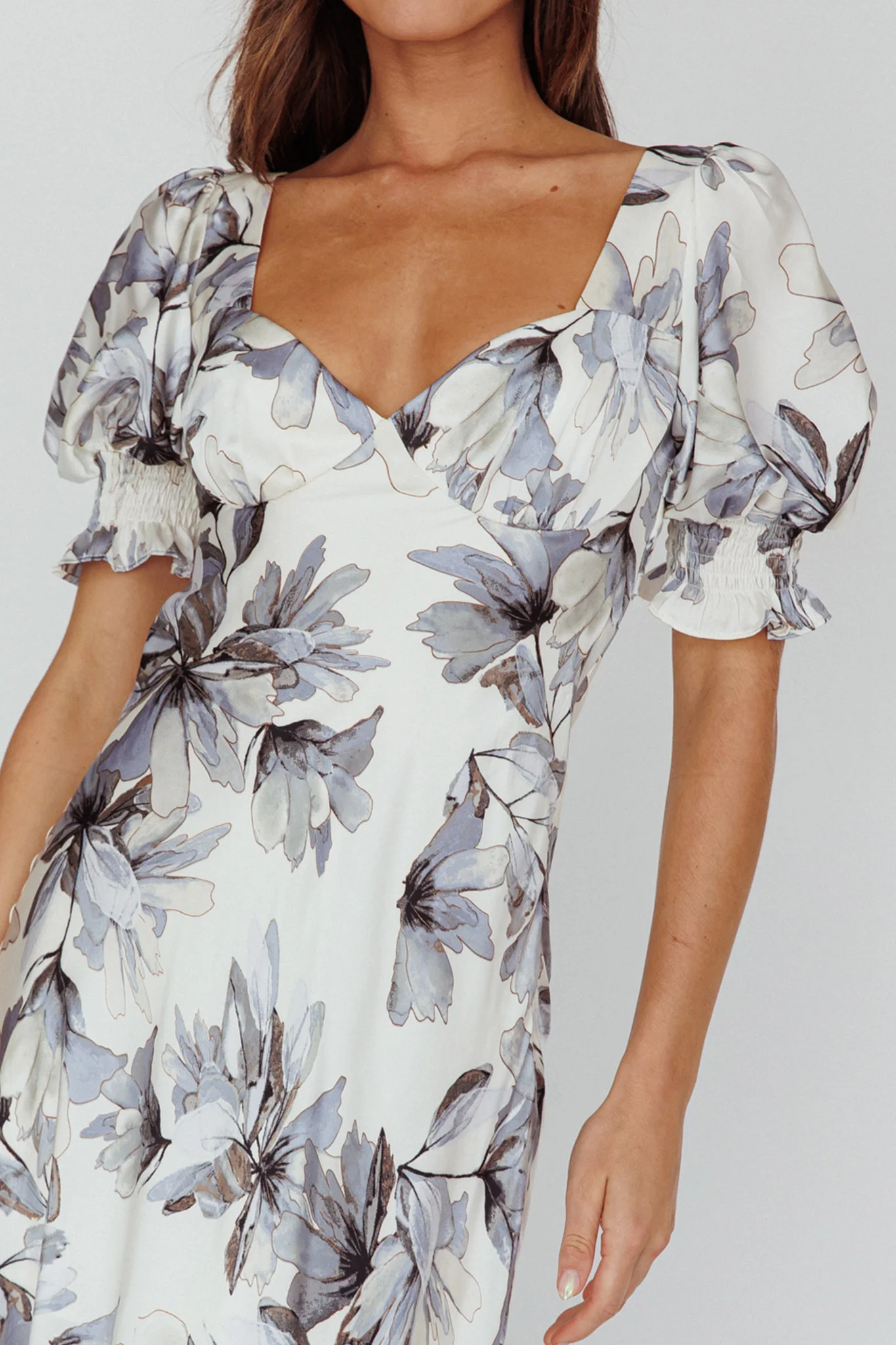 Brigita Tied Back Maxi Dress Floral Blue - Image 4
