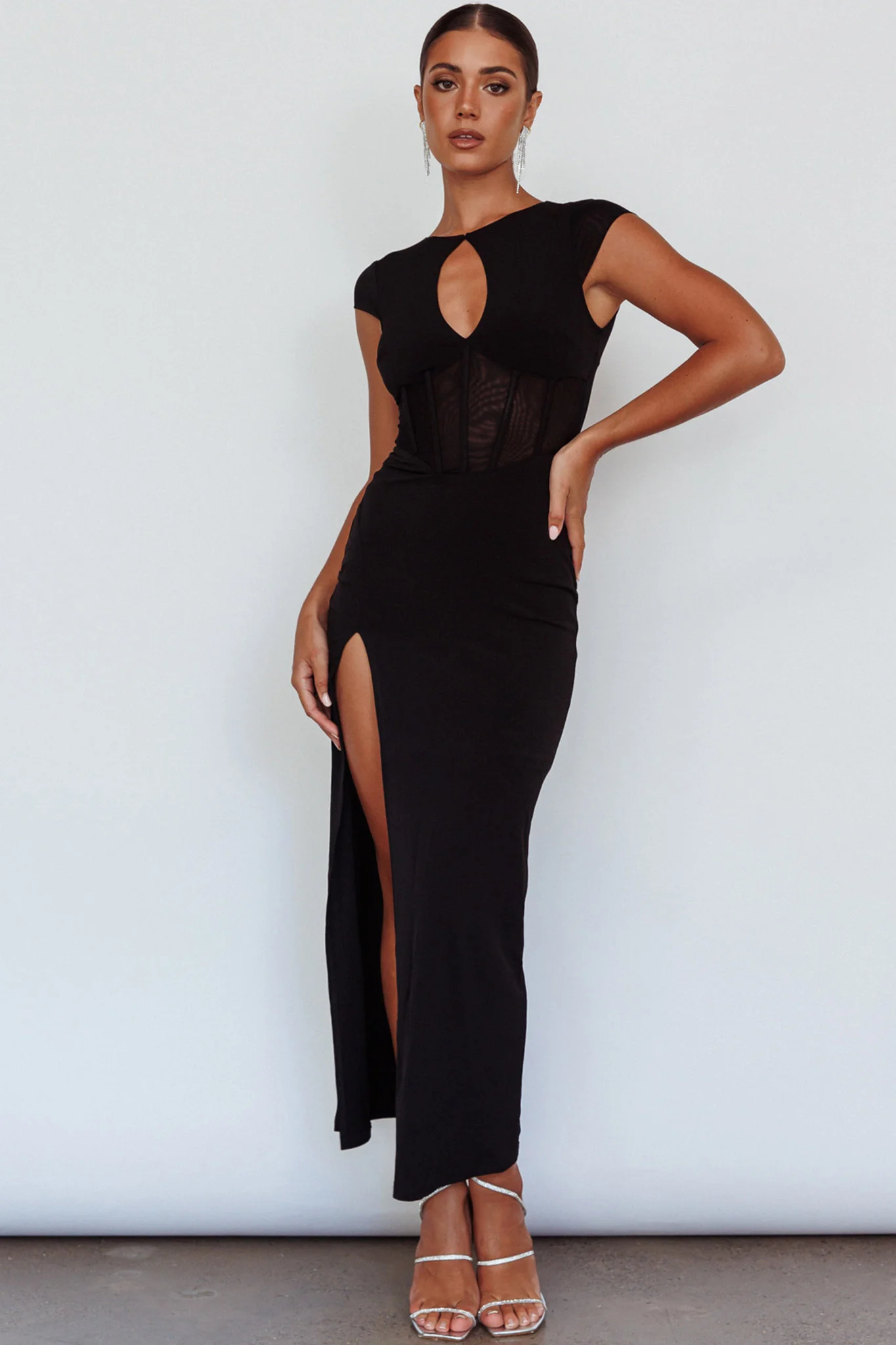 Capricorn Cap Sleeve Keyhole Maxi Dress Black - Image 4