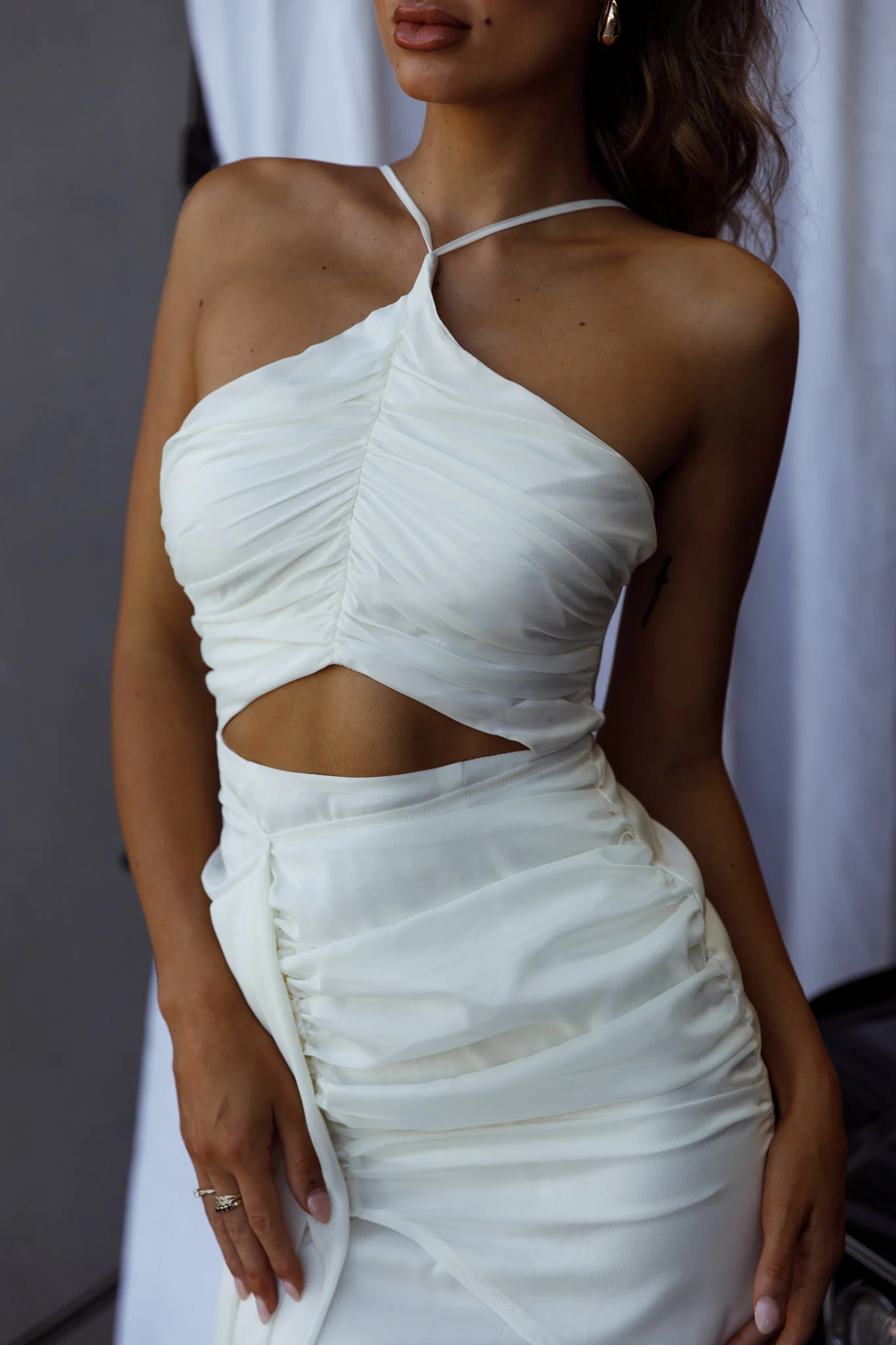 Casa Del Sol Ruched Cut-Out Dress White - Image 4