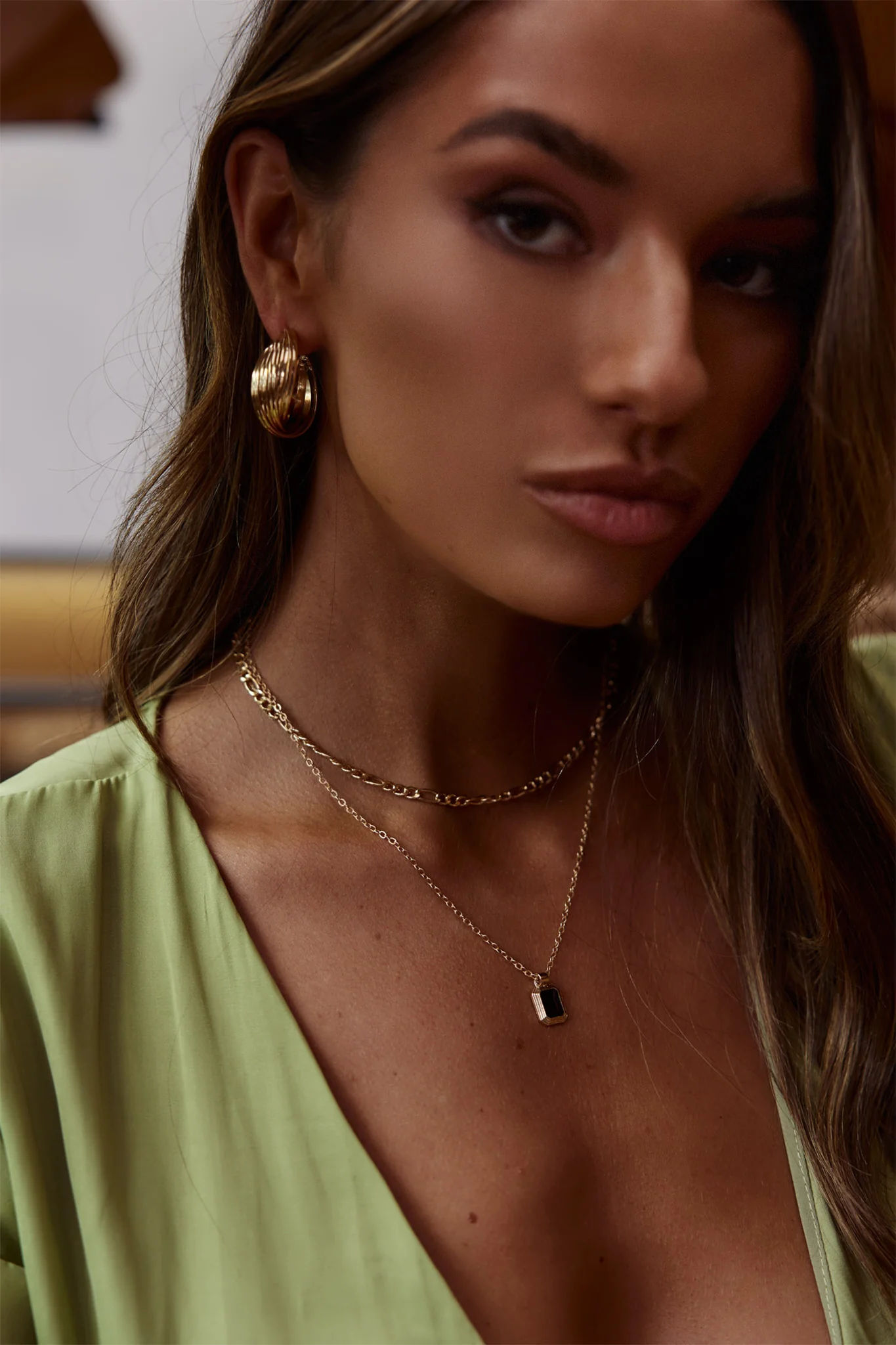 Celia Twist Hoop Earrings Gold - Image 2