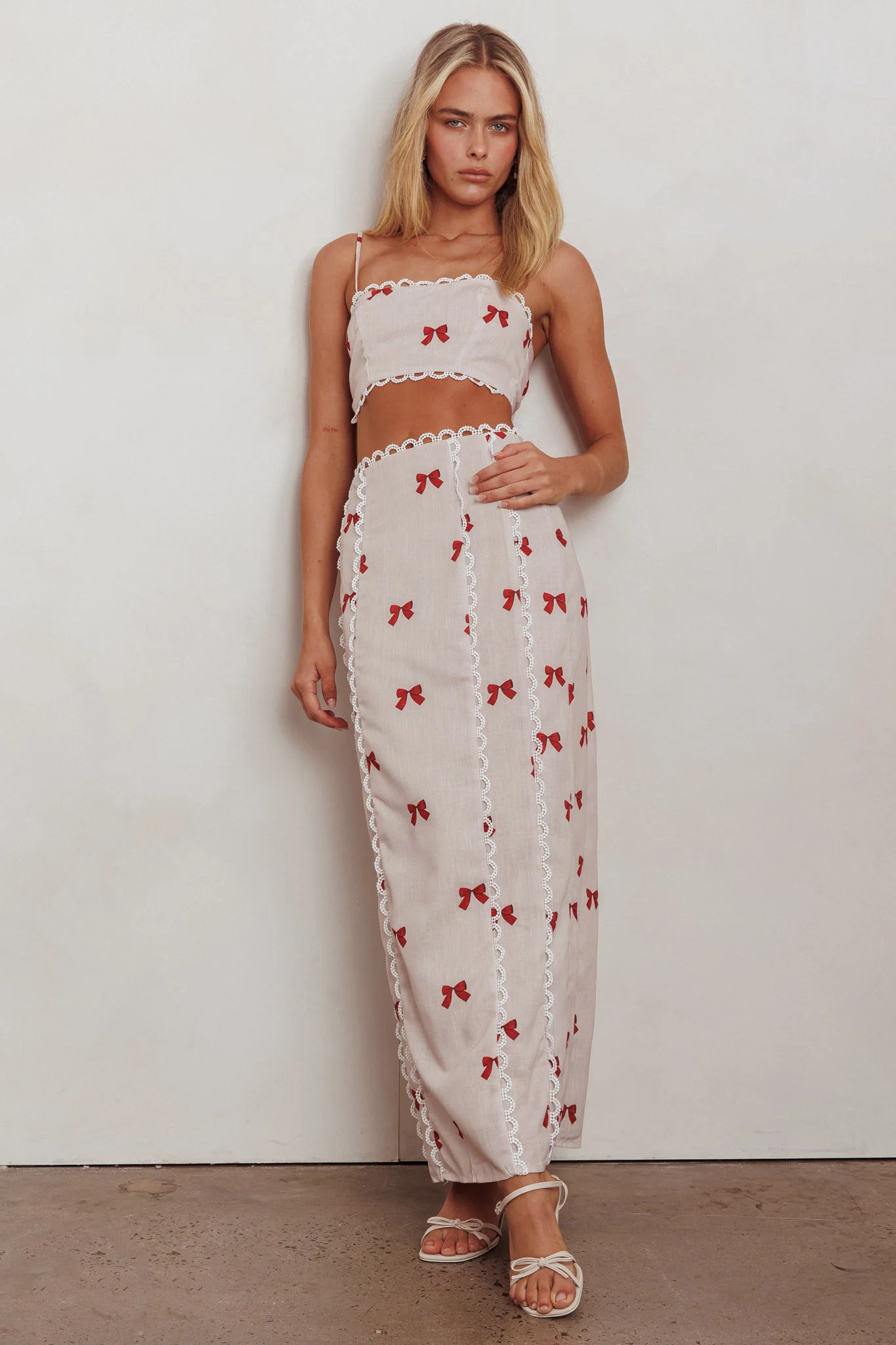 Chamberlain Scallop Trim Crop Top Red Bow - Image 4