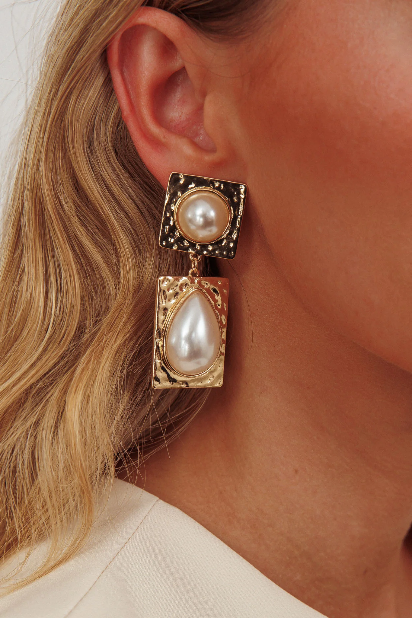 Chloe Hammered Drop Earrings Gold/Pearl - Image 3