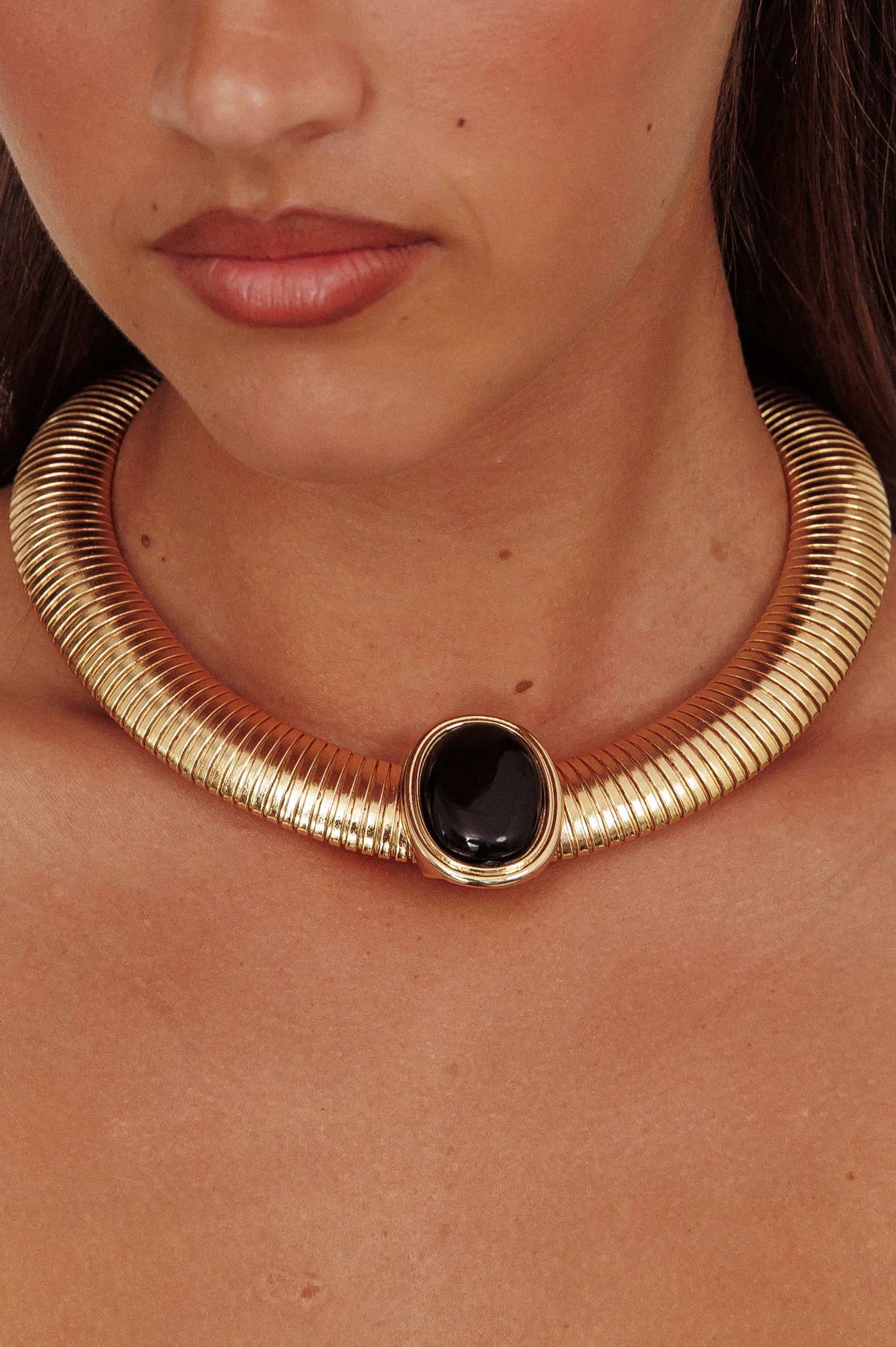 Cleopatra Oval Pendant Necklace Gold Black - Image 2
