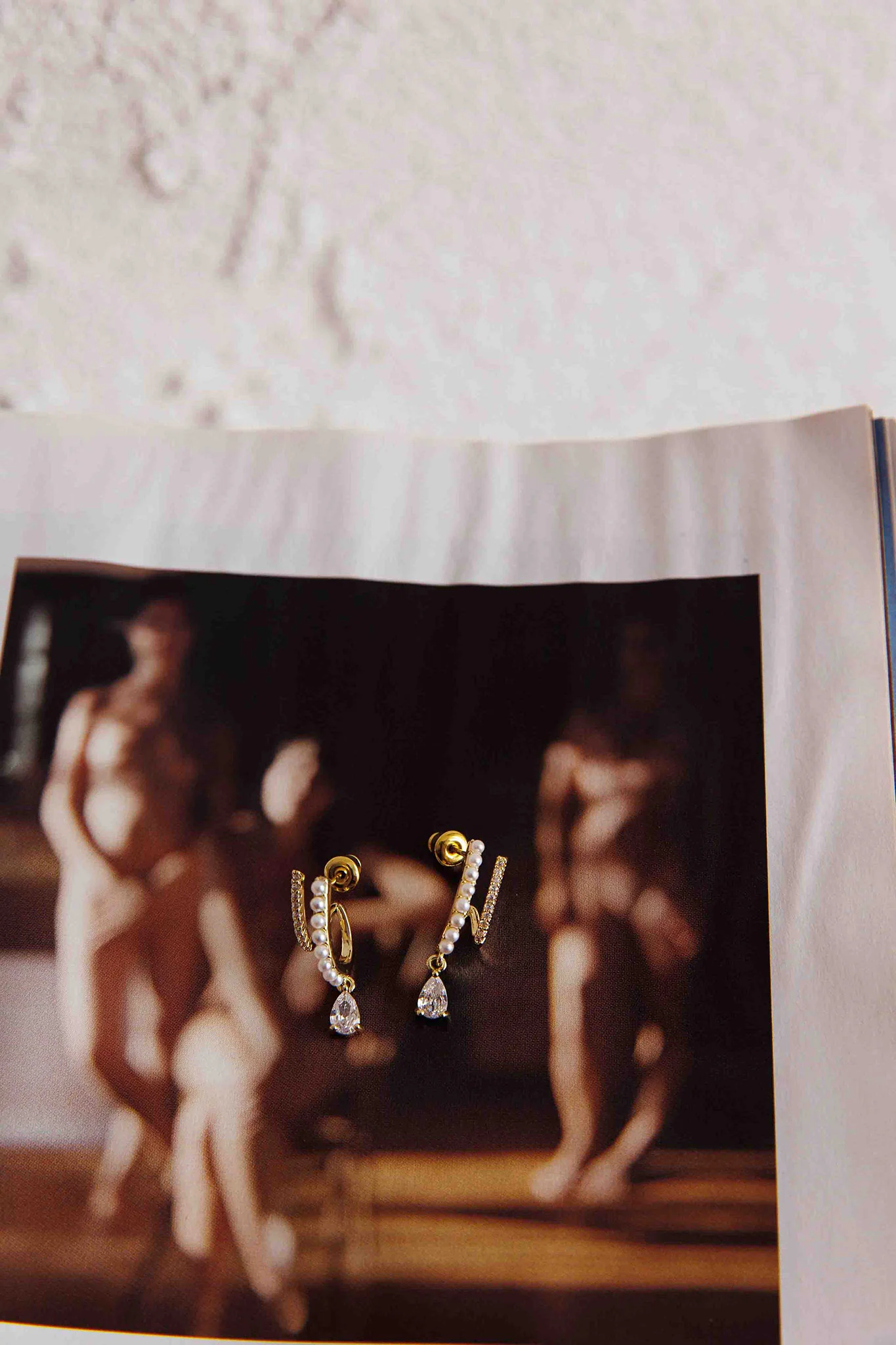 Dawn Double Pierce Illusion Earrings Gold - Image 3