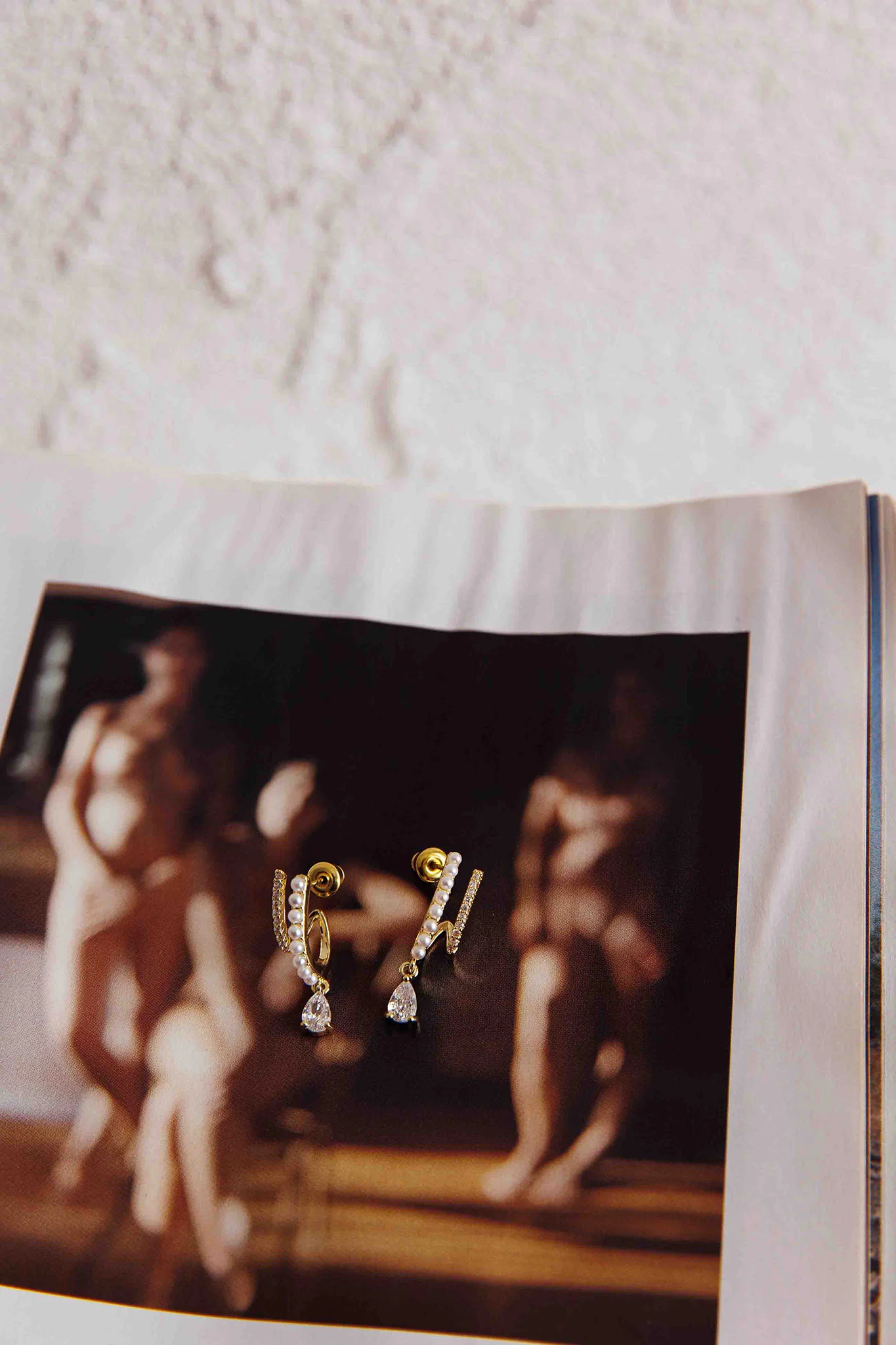 Dawn Double Pierce Illusion Earrings Gold - Image 5