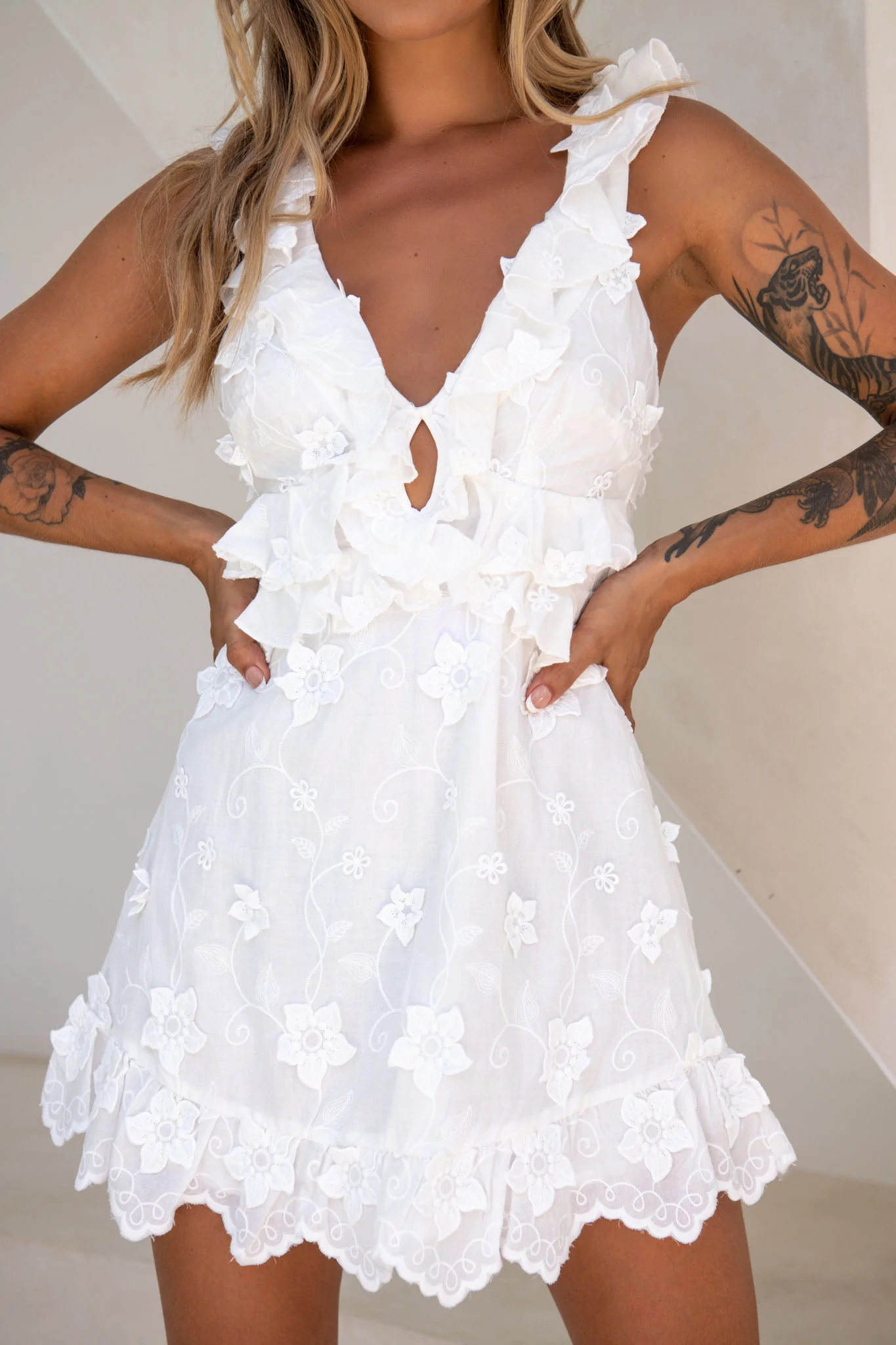 Day Star Floral Lace Embellished Open Back Dress White - Image 4