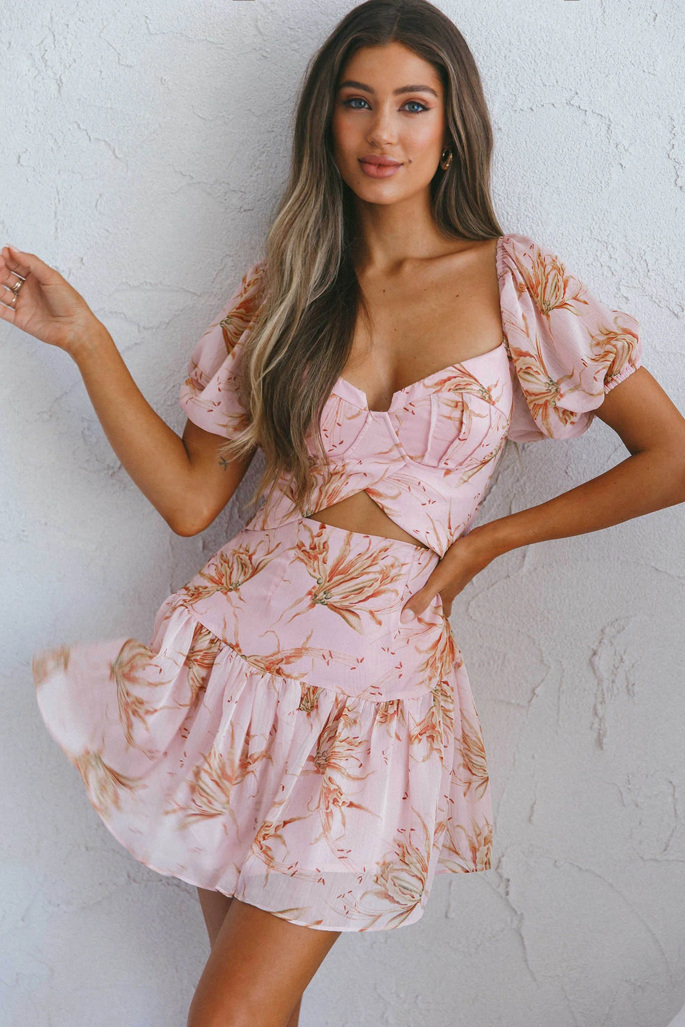 Devoted Structured Bust Puff Sleeve Dress Lily Print Pink - Image 6