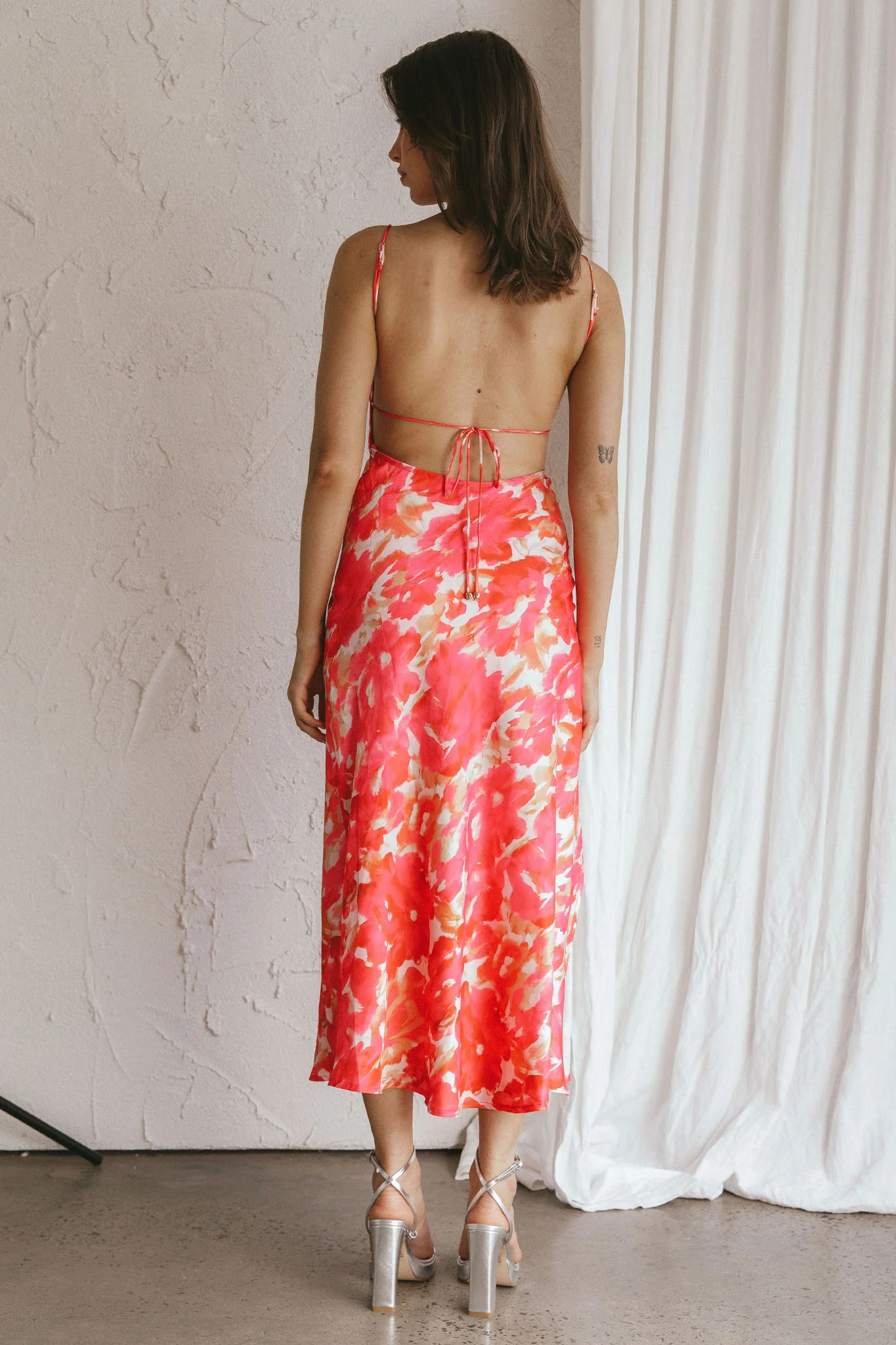 Dolce Life Low Back Midi Dress Floral Pink - Image 2