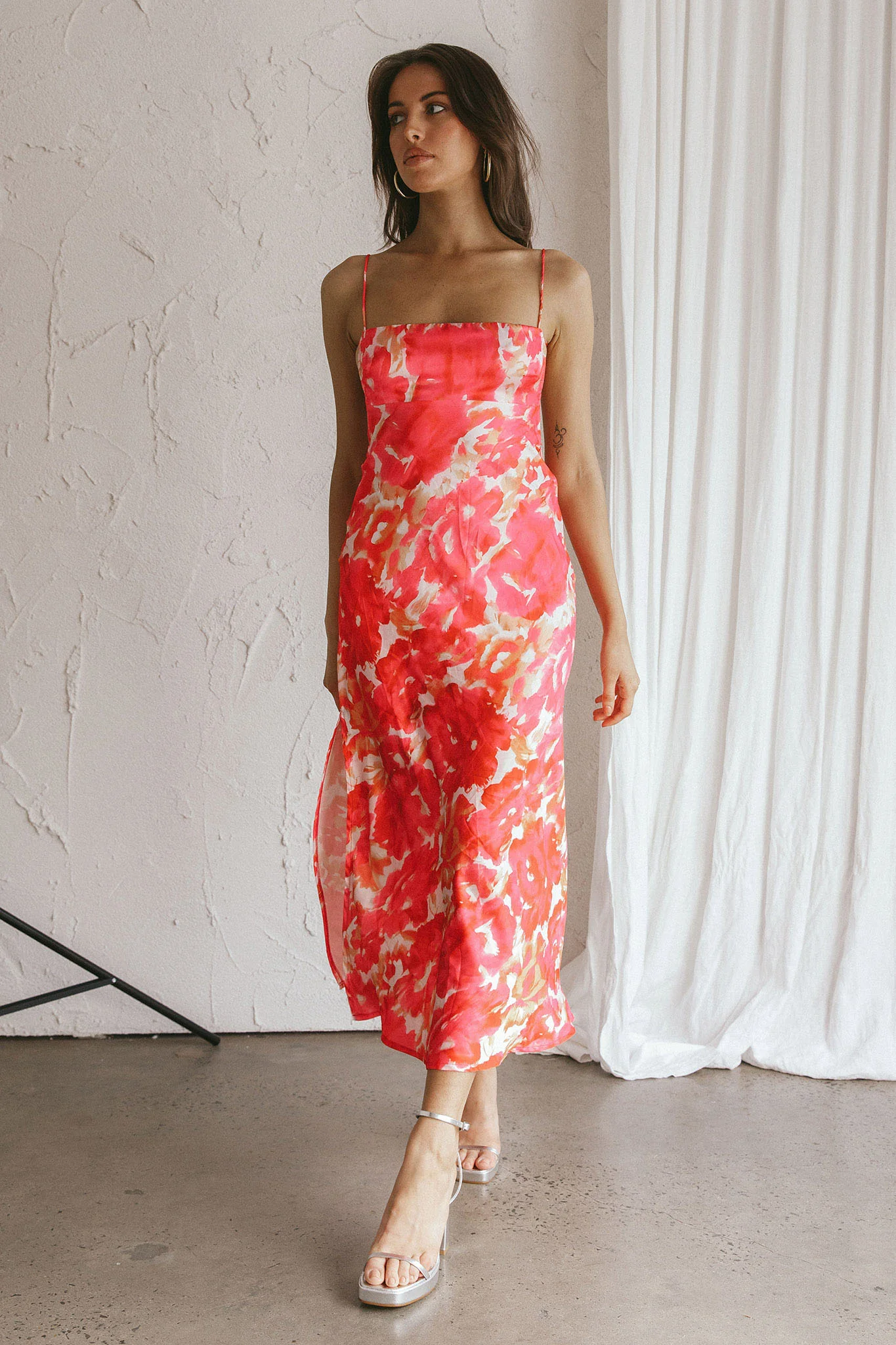 Dolce Life Low Back Midi Dress Floral Pink - Image 3