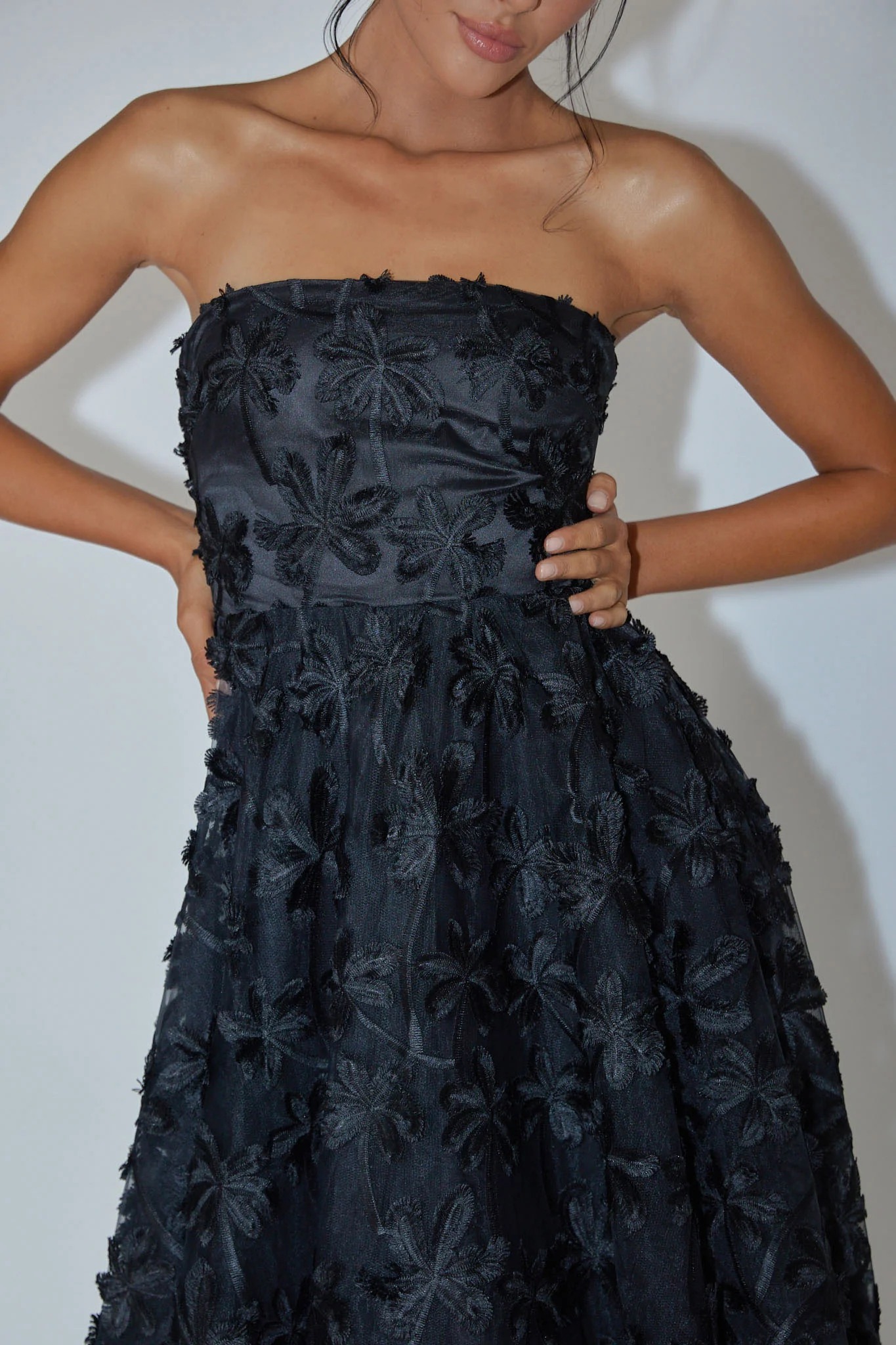 Dori Floral Embellished Midi Dress Black - Image 4