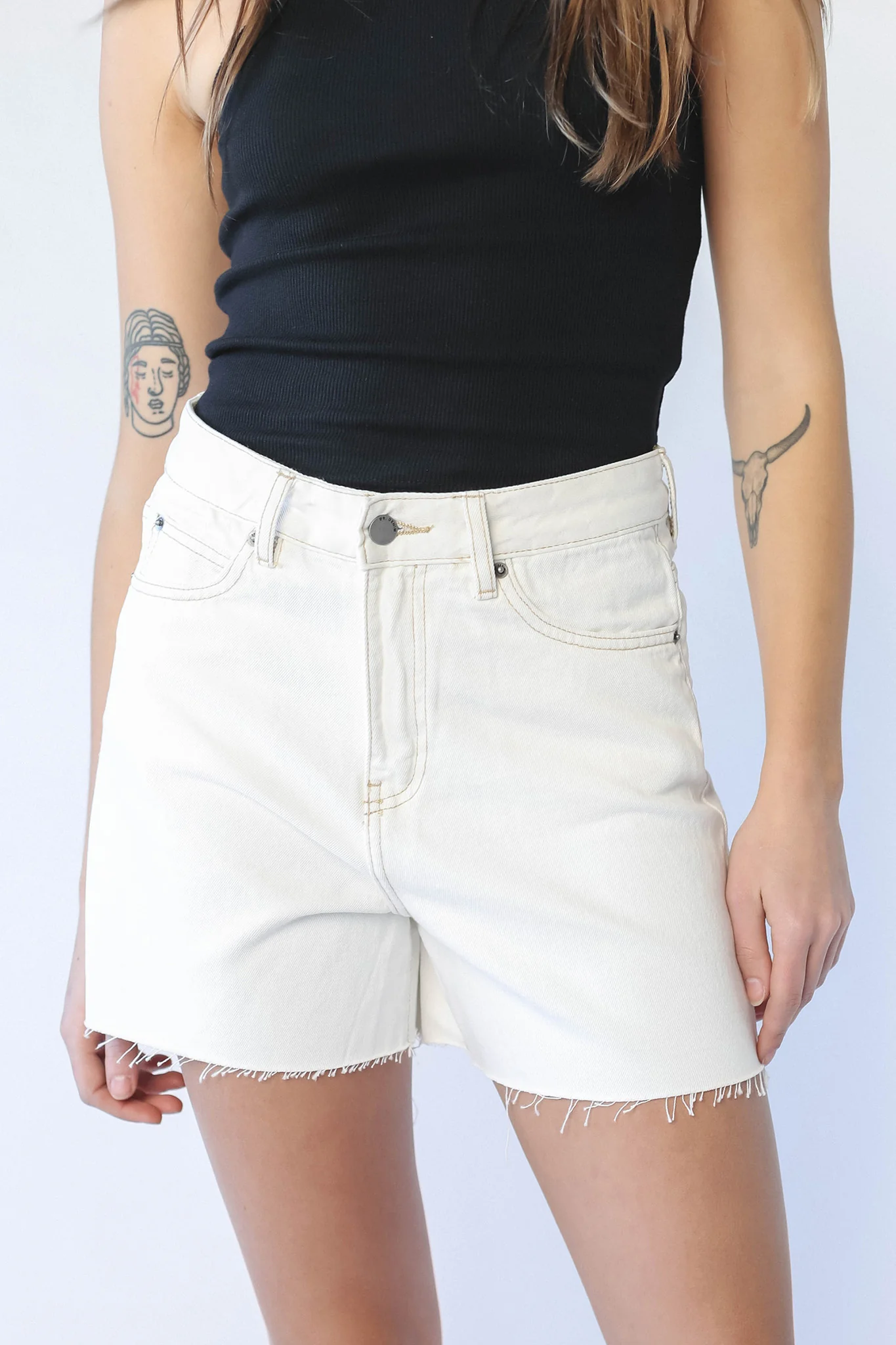 DR DENIM Nora Shorts Light Ecru - Image 4