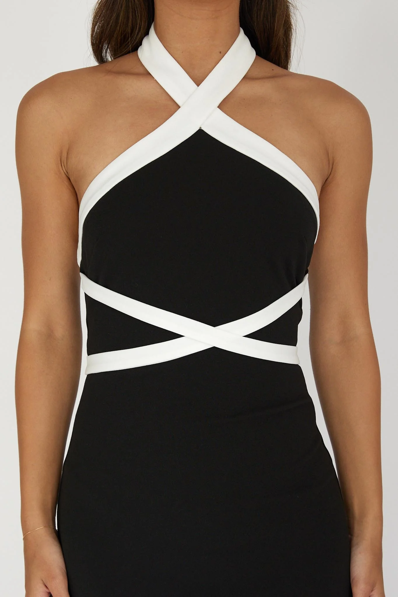 Eleganza Halterneck Contrast Maxi Dress Black - Image 4