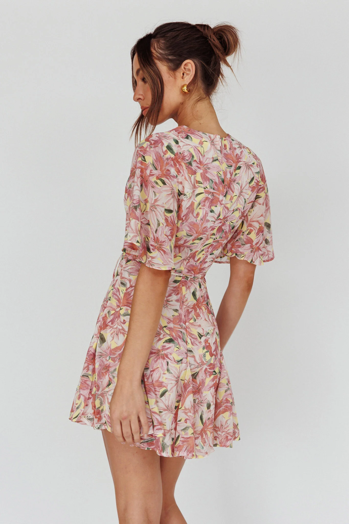 Estelle Angel Sleeve Dress Lily Print Yellow - Image 2