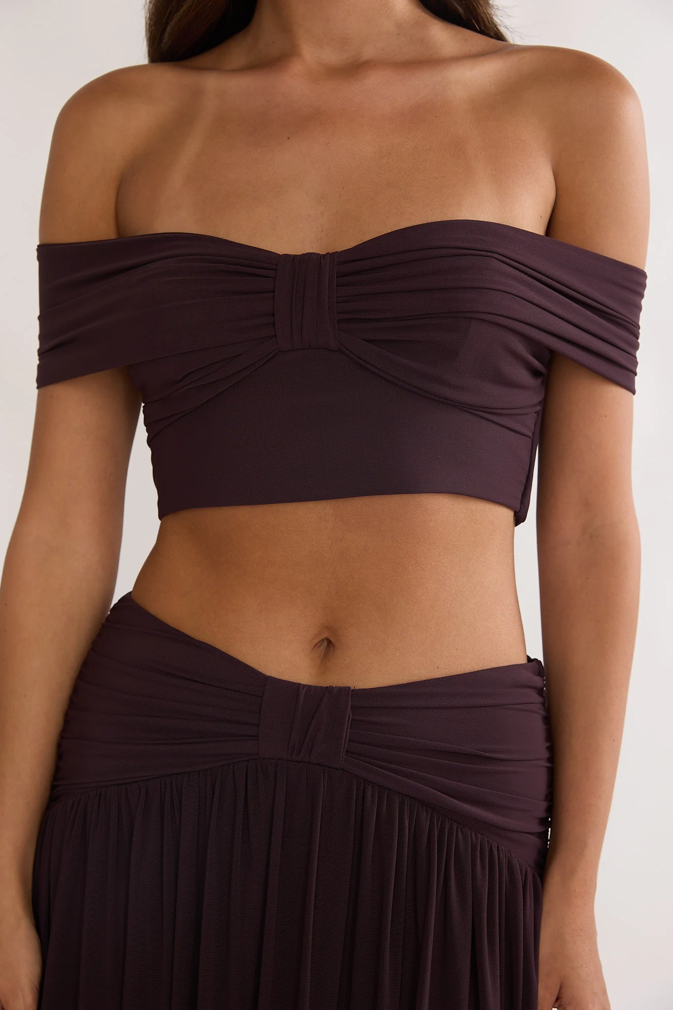 Farela Off-Shoulder Crop Top Coffee - Image 5
