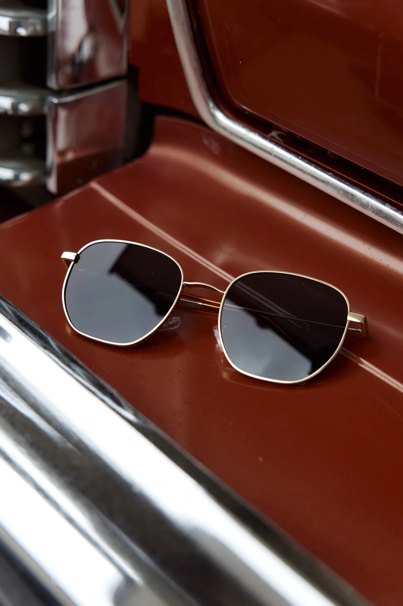Peta And Jain Farrah Gold Aviator Sunglasses Black - Image 6