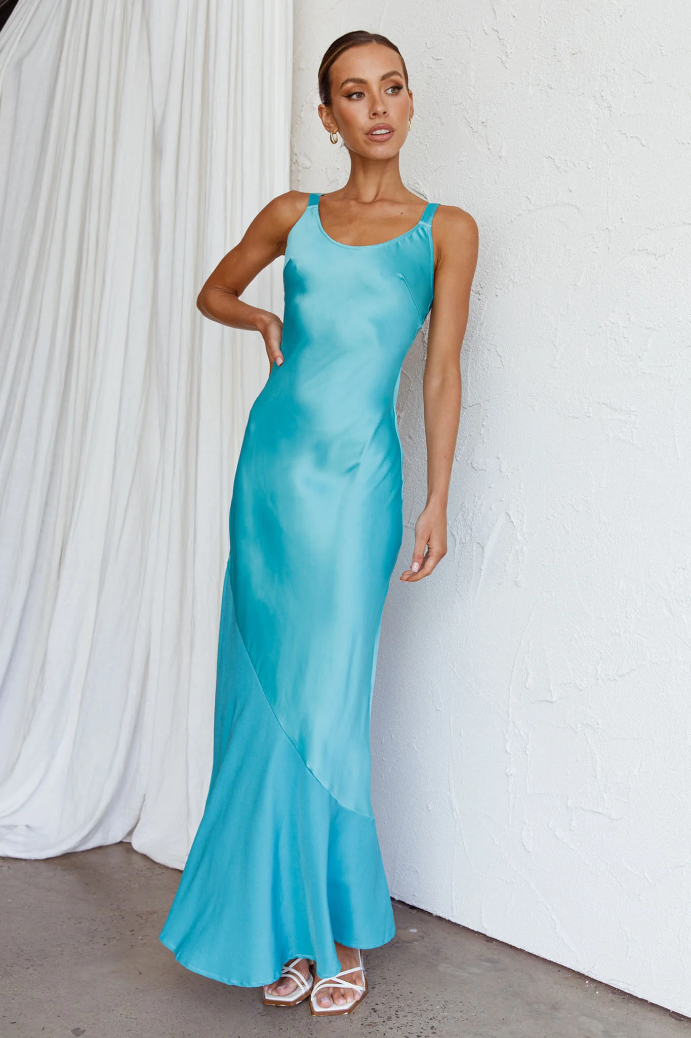 Front Row Scoop Neck Midi Dress Teal - Image 3