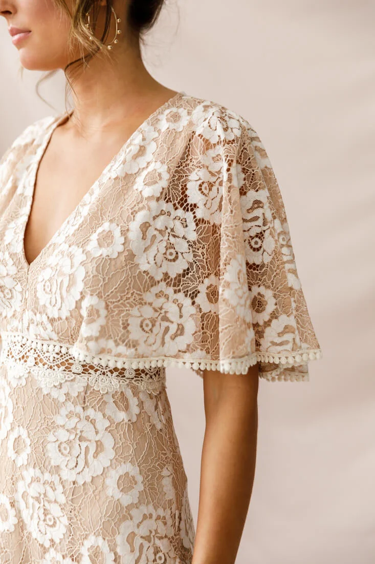Geneva Cape Sleeve Lace Dress Nude - Image 4