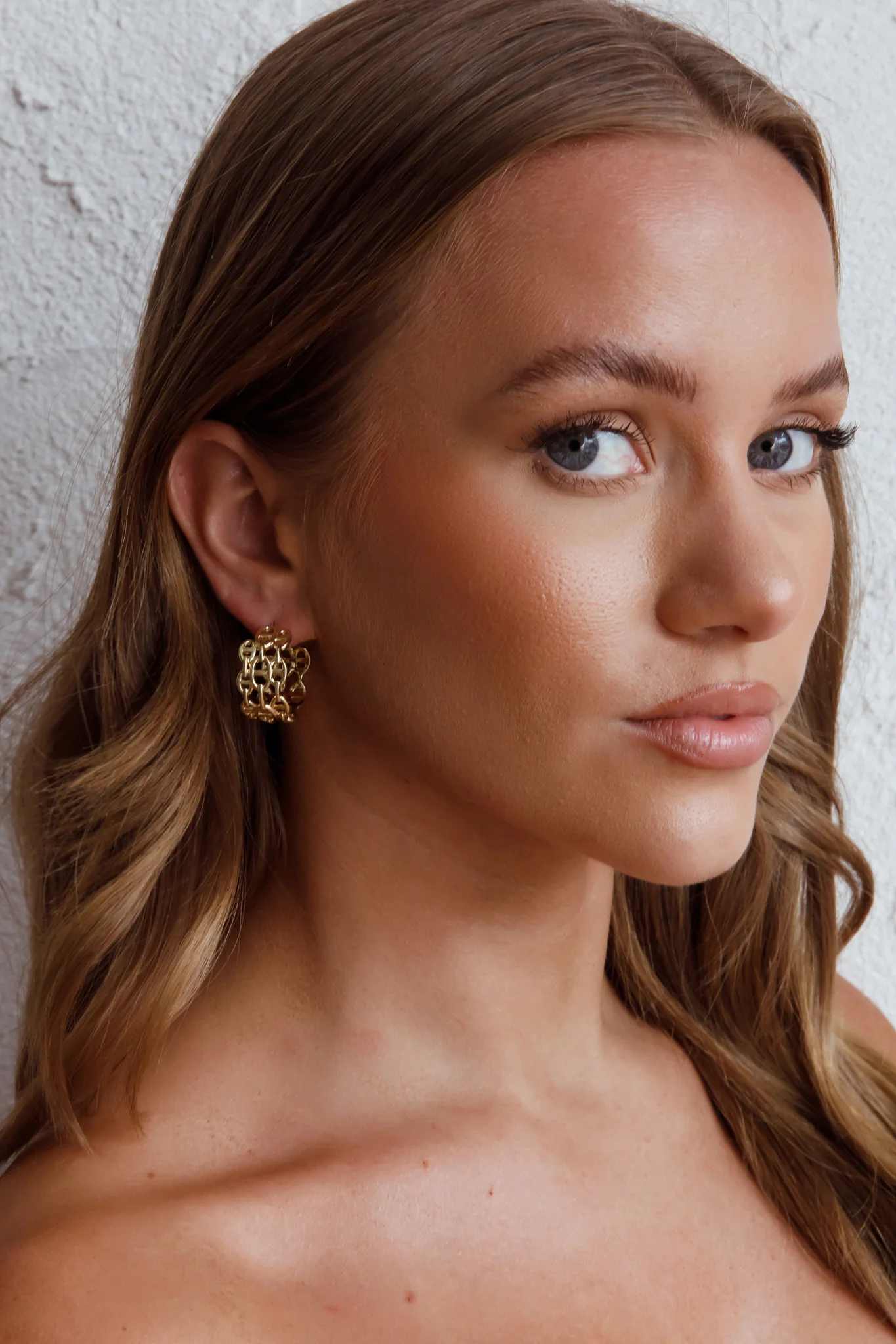 Georgiana Open Chain Hoop Earrings Gold - Image 4