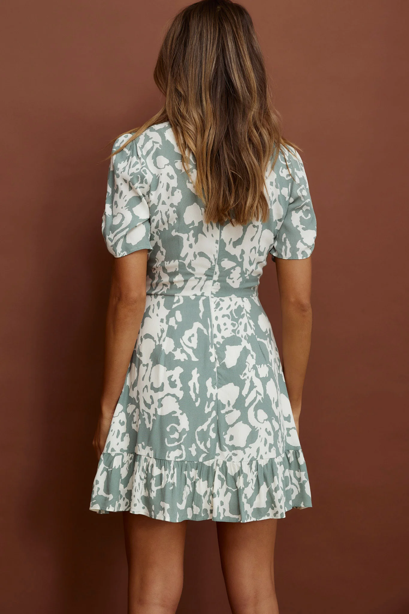 Georgina Ruched Sleeve Tea Dress Stencil Print Sage - Image 3