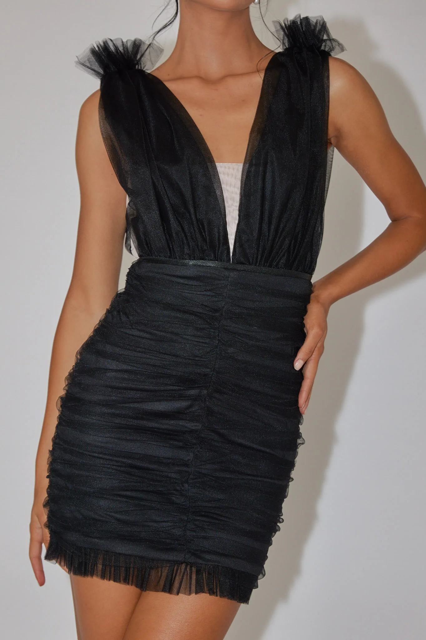 Gwedith Twist Bust Midi Dress Black - Image 5