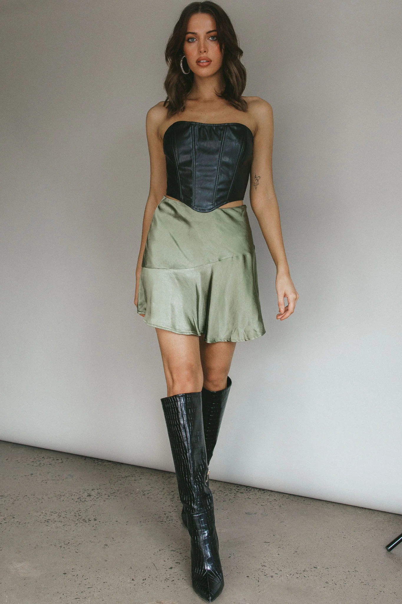 Gwyneth Flounce Mini Skirt Khaki - Image 5
