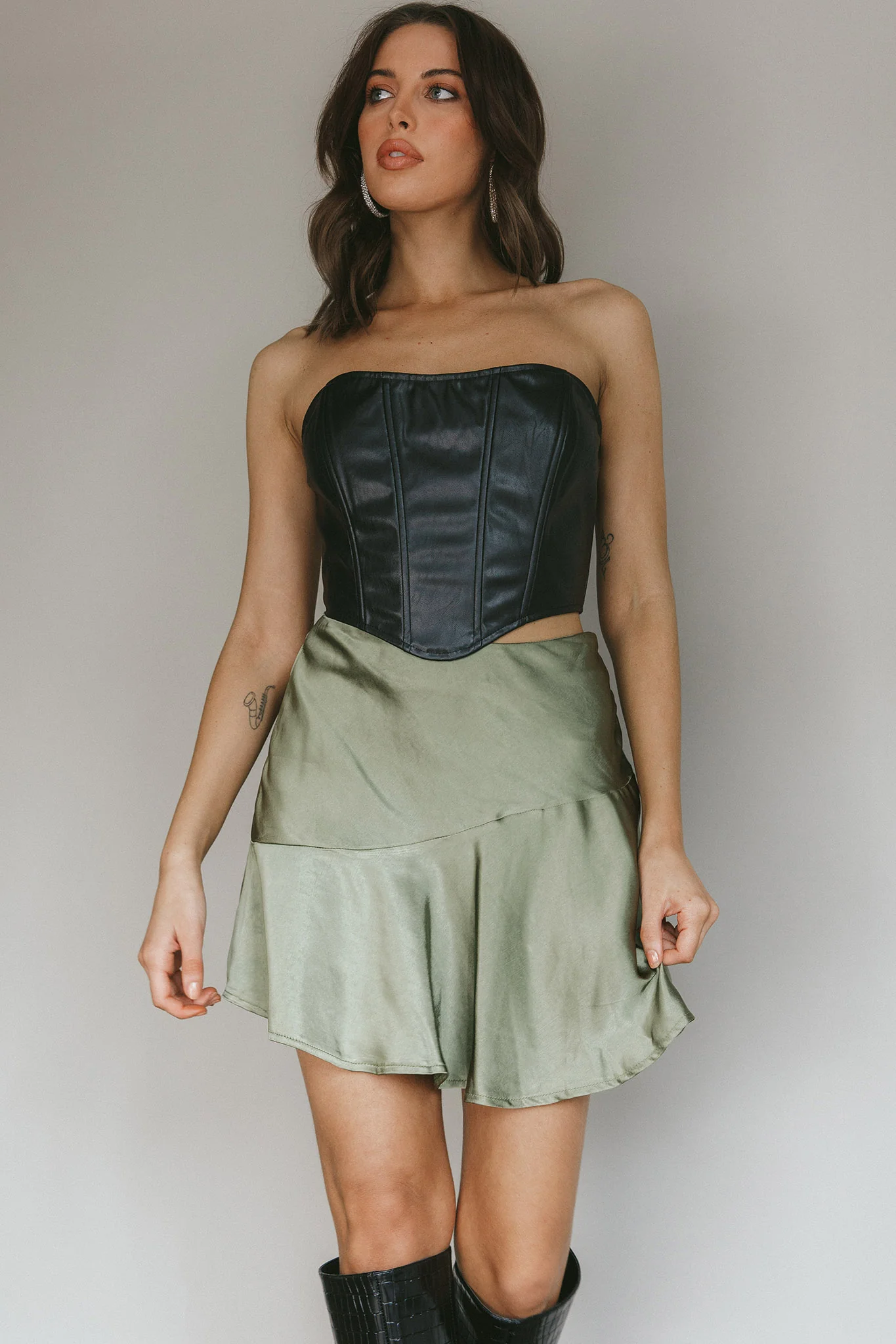Gwyneth Flounce Mini Skirt Khaki - Image 7