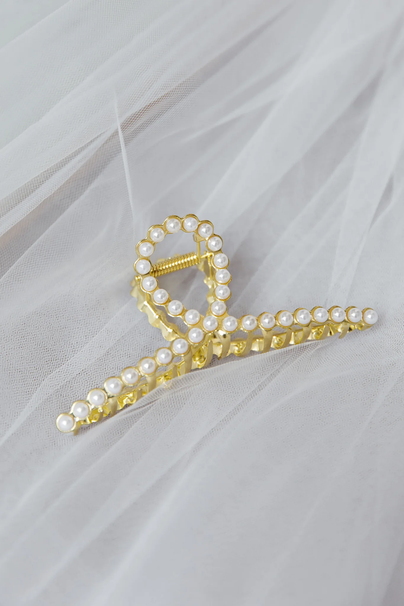 Hannah Pearl Twist Hair Claw Gold - Image 2