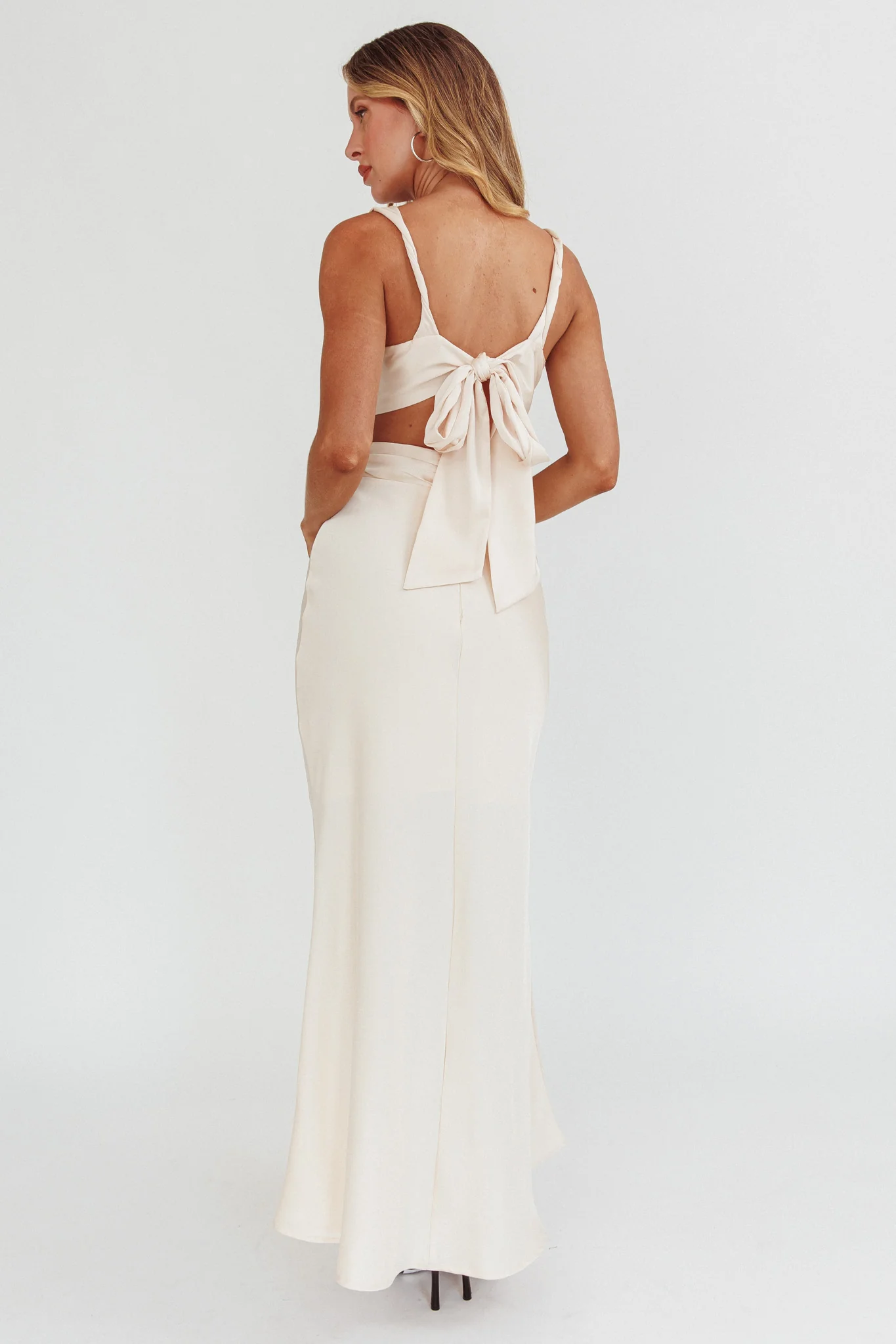 Harper Cut-Out Bow Back Maxi Dress Oyster - Image 2