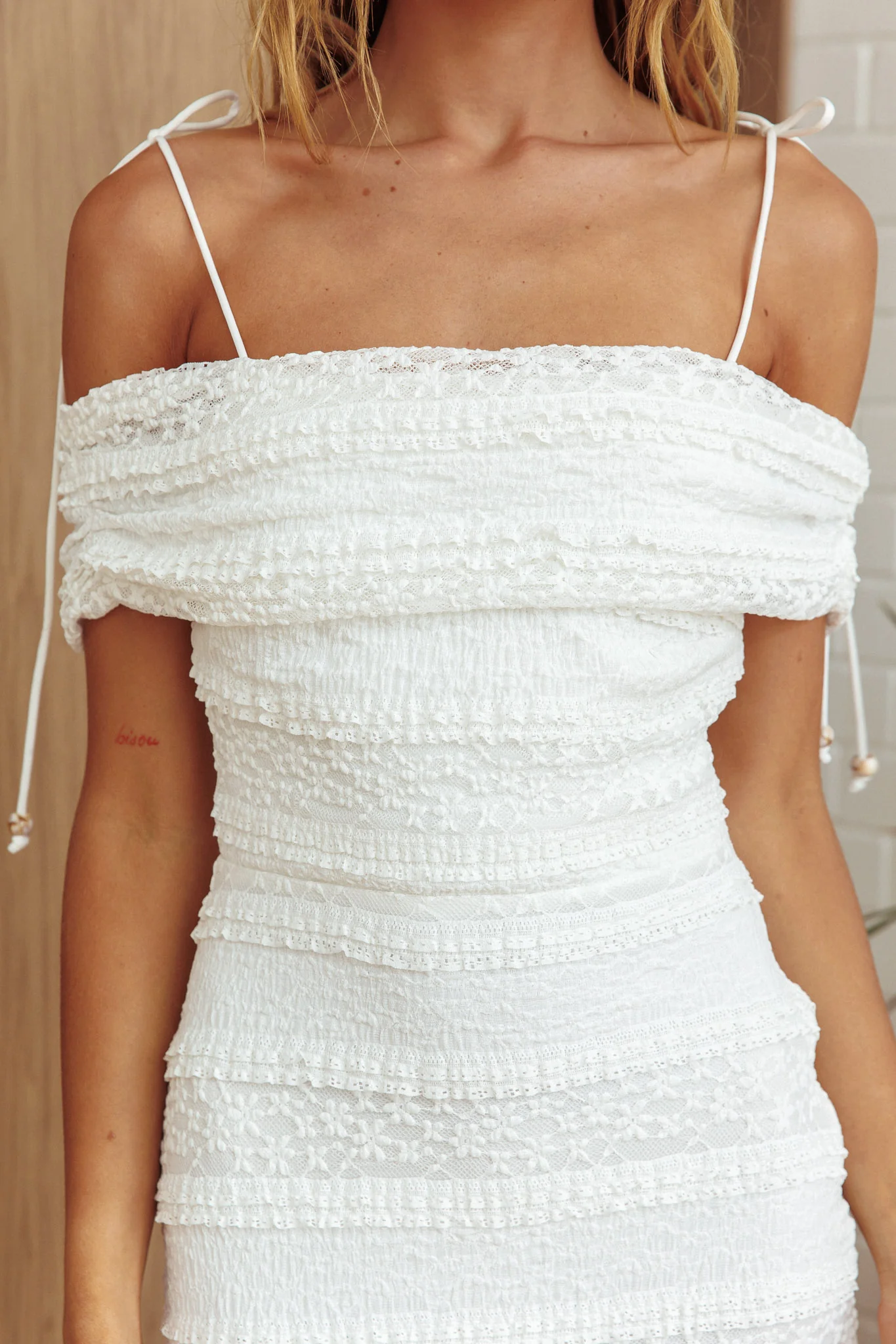 High Tides Off-Shoulder Maxi Dress Textured White - Image 3
