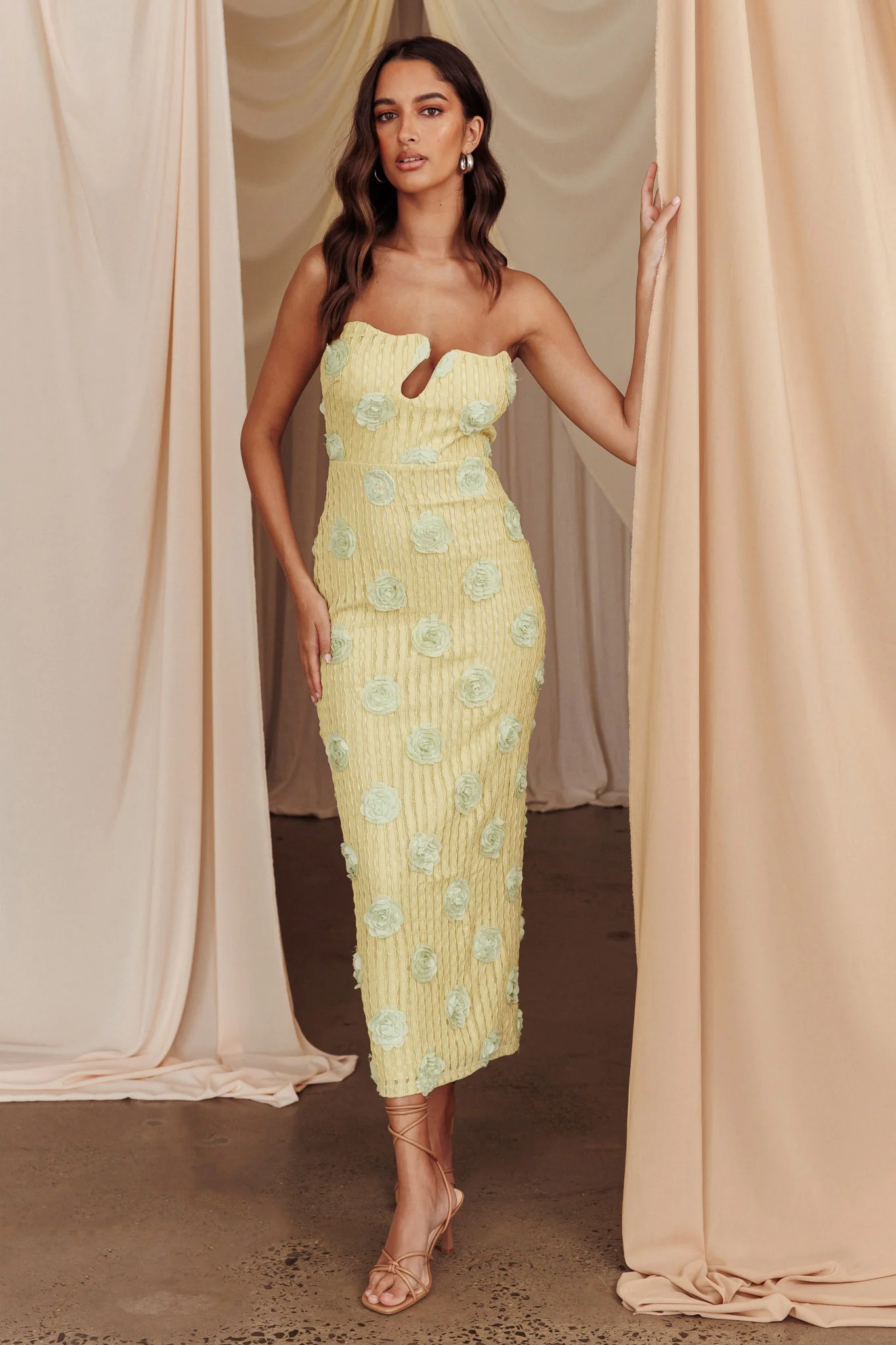 Horizon Strapless Textured Floral Midi Dress Green - Image 5