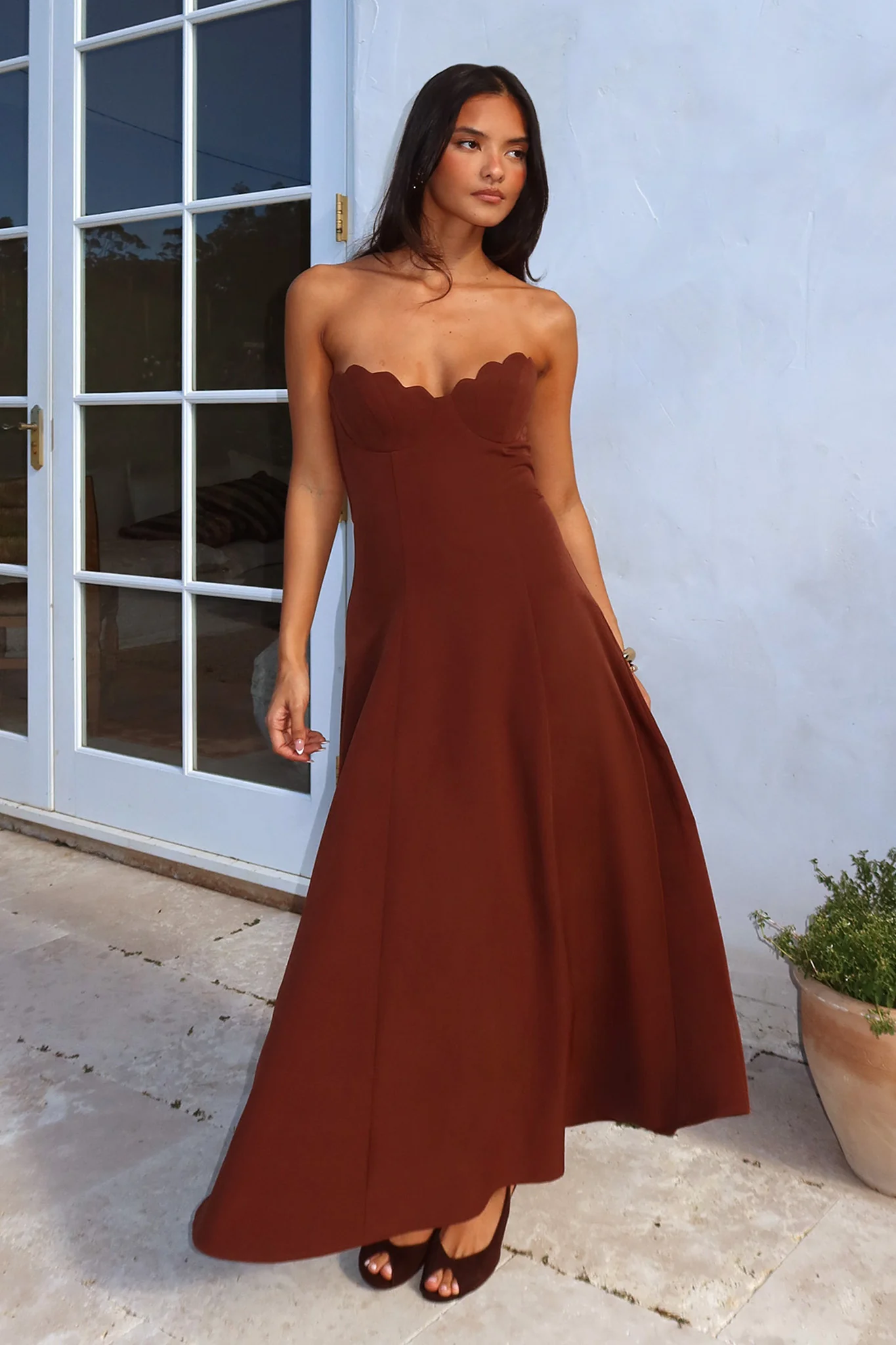 Infiniti Scalloped Sweethear Neckline Midi Dress Chocolate - Image 2