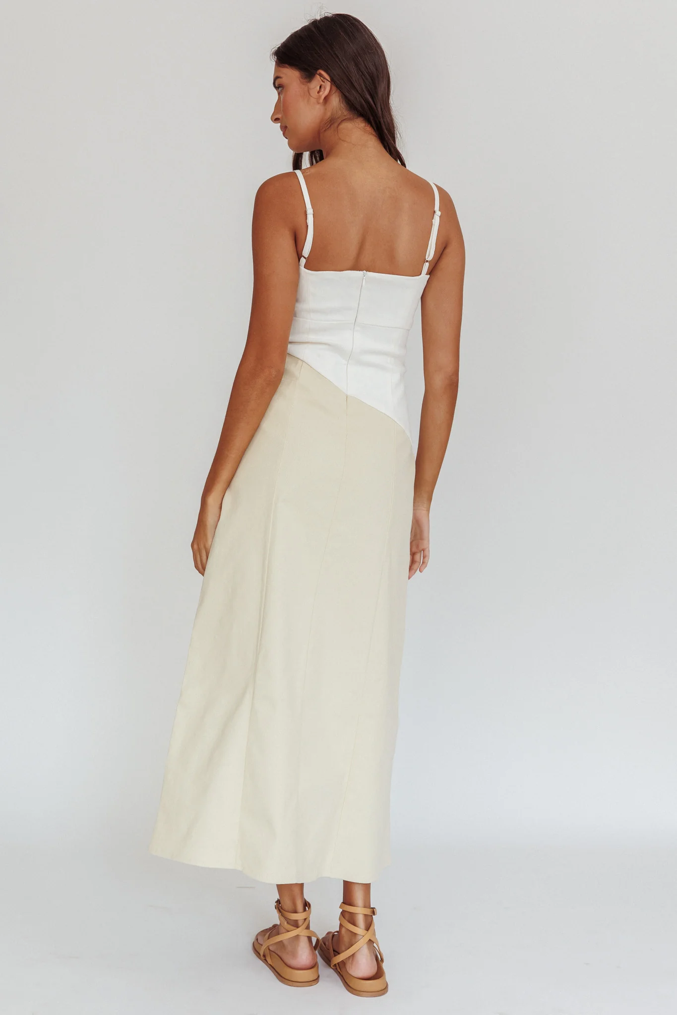 Irelia Contrast Maxi Dress White - Image 3