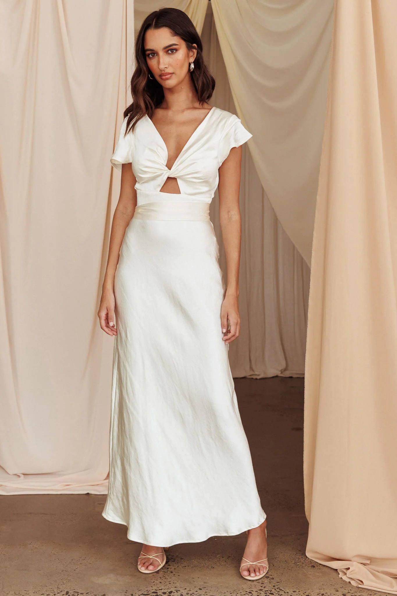 Irena Twist Bust Short Sleeve Dress Oyster - Image 3