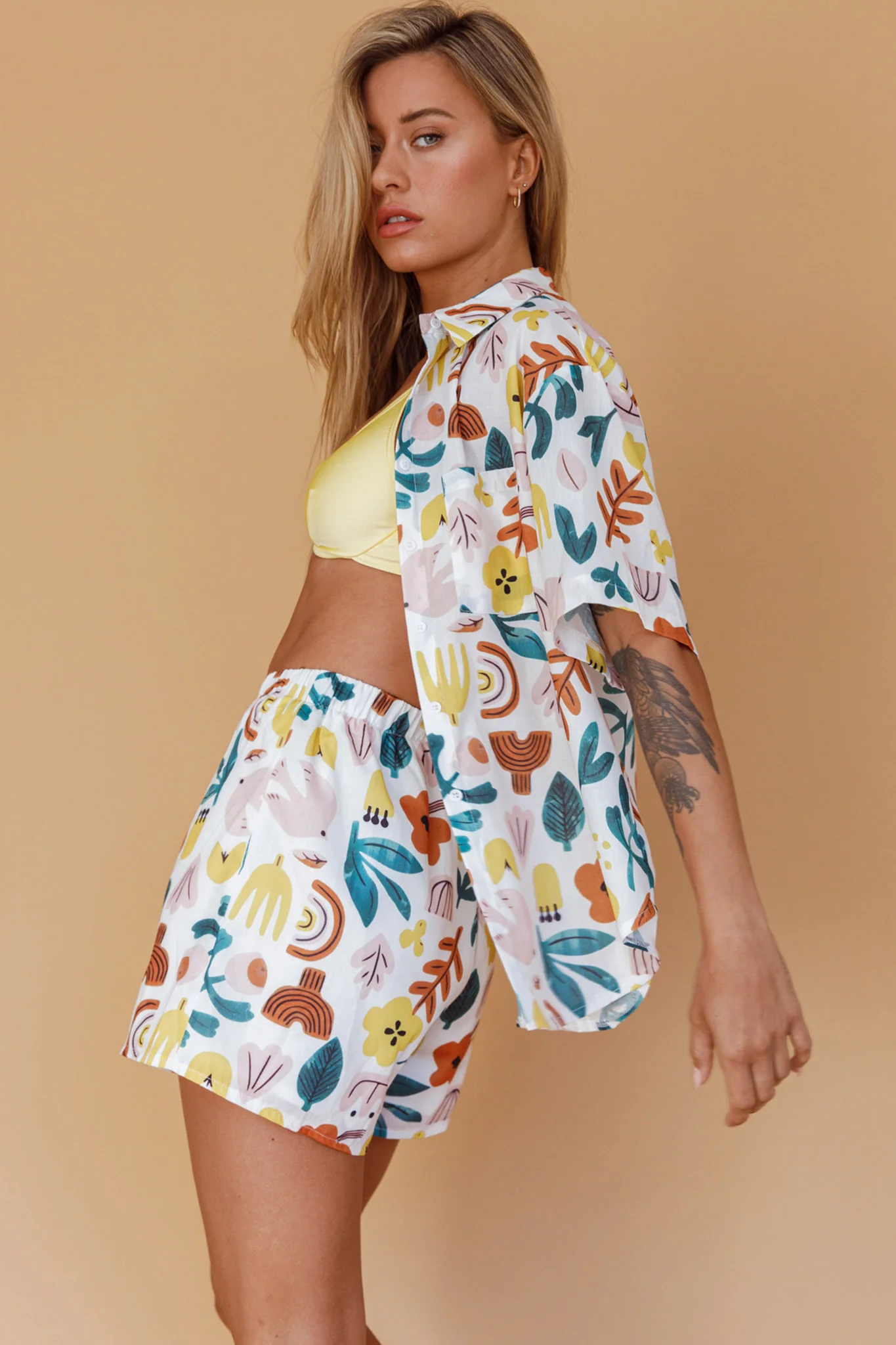 Just A Hunch Button Shirt Printed White - Image 6