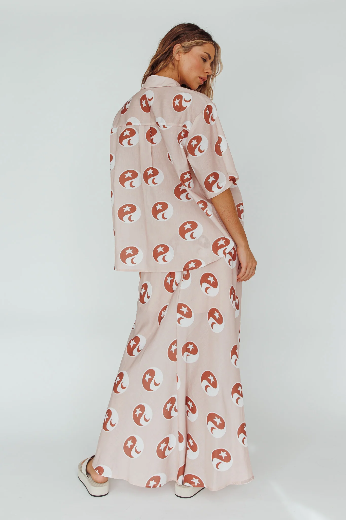 Just A Hunch Maxi Skirt Yin Yang Rose - Image 3
