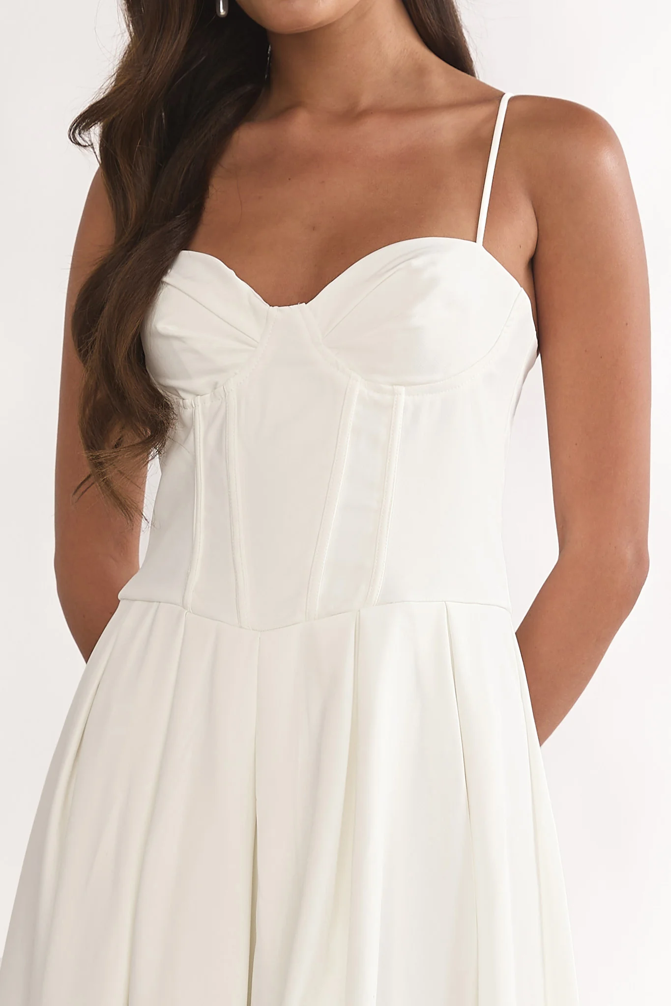Kearsy Box Pleat Sweetheart Neckline Midi Dress White - Image 3