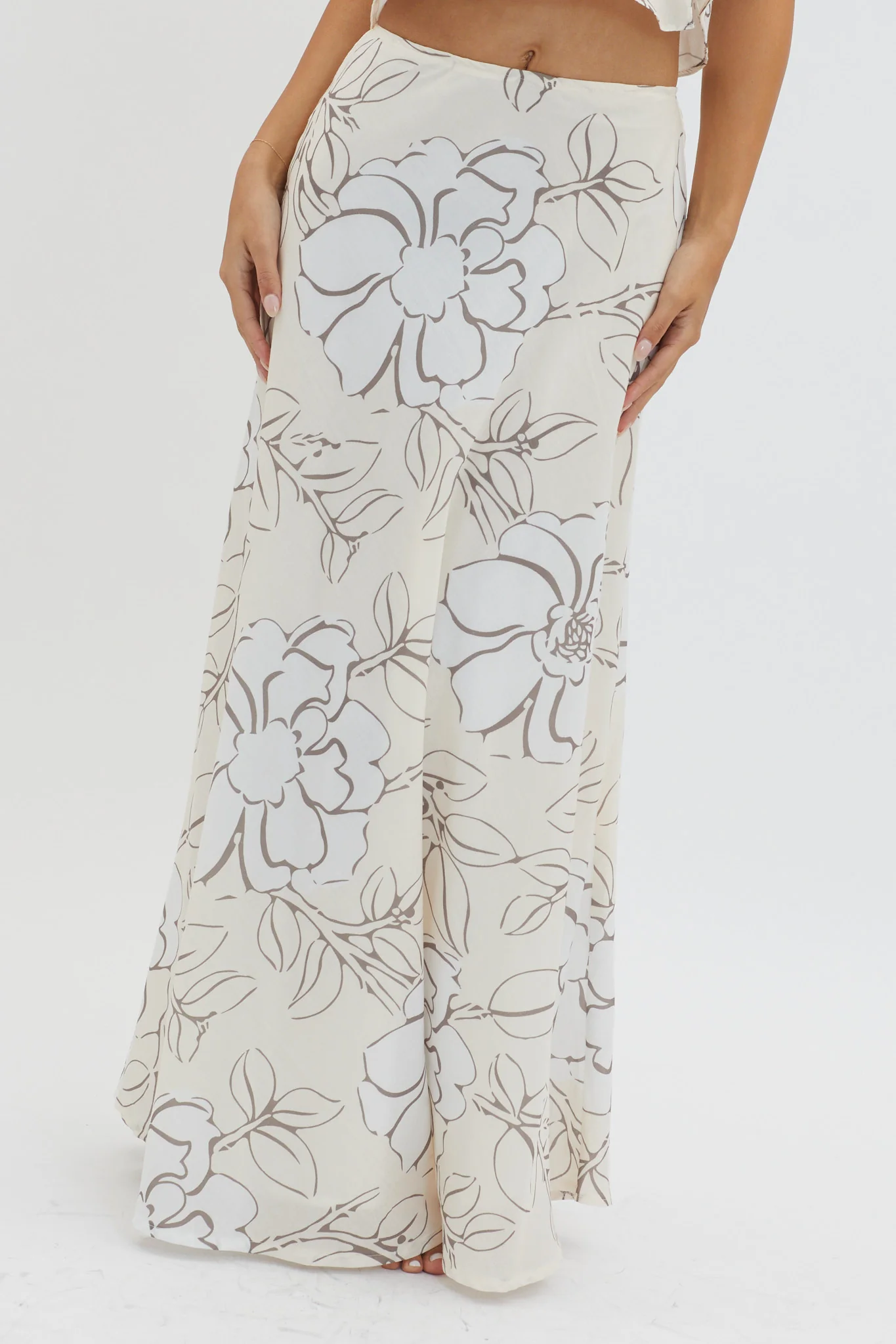 Kika Maxi Skirt Floral Cream - Image 4